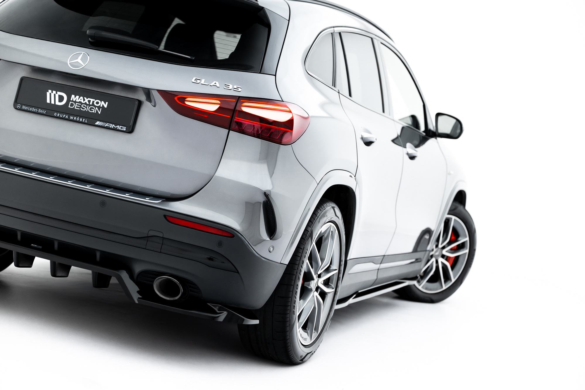 Baksplitter med diffuser Mercedes-Benz AMG GLA 35 (H247) Facelift 2024 -> | Glossy Black Edition – bilde 5