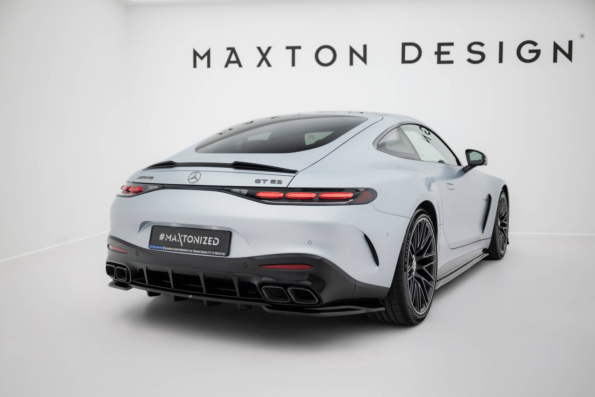 Baksplitter med diffuser Mercedes-Benz AMG GT (63/63 S E) (C192) 2023 -> / Mercedes-AMG GT 55 (C192) 2023 ->| Glossy Black Edition V1