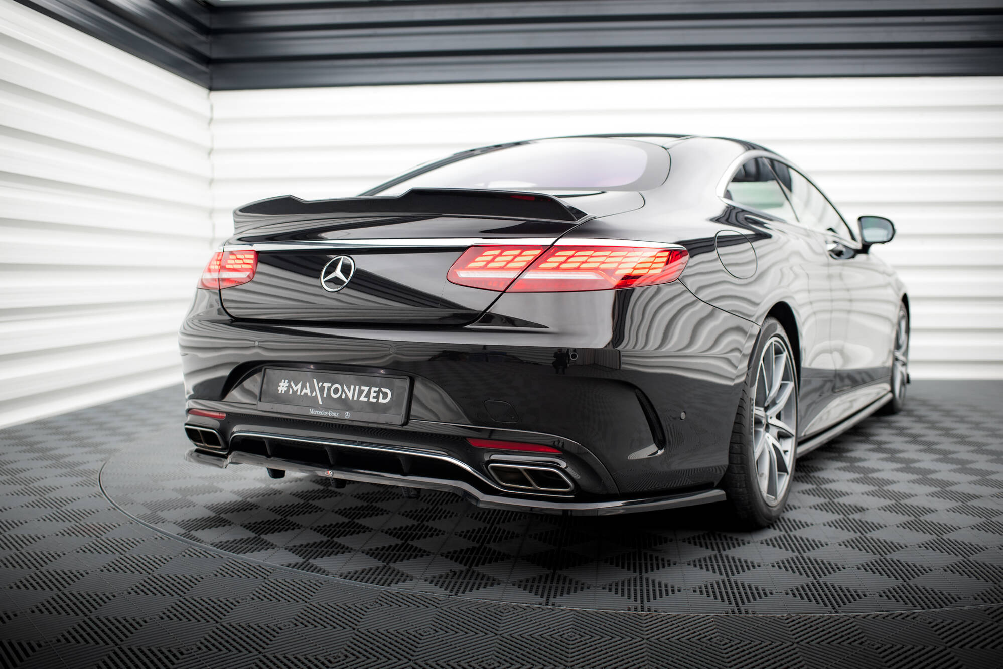 Baksplitter med diffuser Mercedes-Benz AMG S (C217) Facelift 2017 - 2020  | Glossy Black Edition
