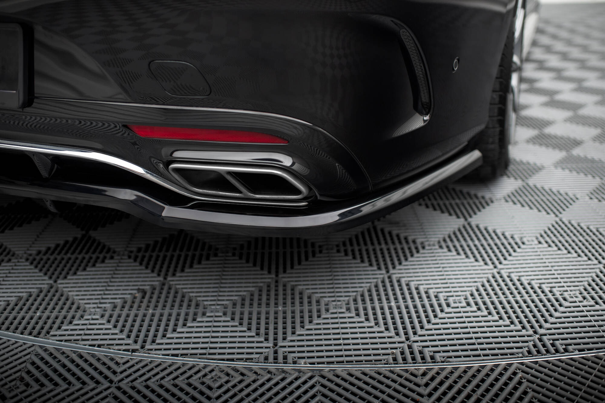 Baksplitter med diffuser Mercedes-Benz AMG S (C217) Facelift 2017 - 2020  | Glossy Black Edition – bilde 6