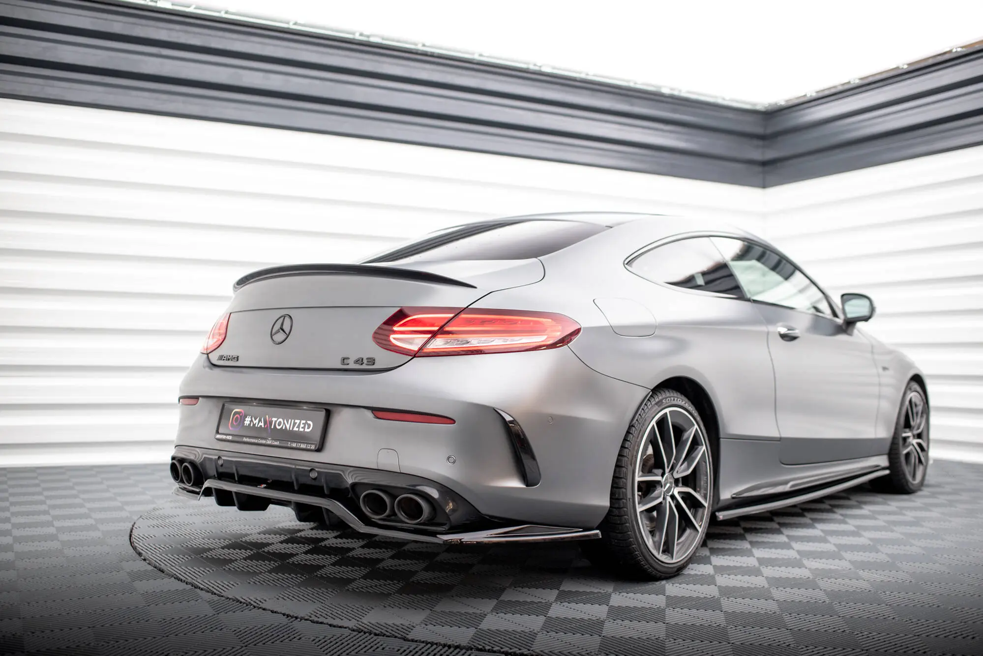 Baksplitter med diffuser Mercedes-Benz C43 AMG Coupe (C205) facelift 2018 - 2022 | Glossy Black Edition – bilde 5