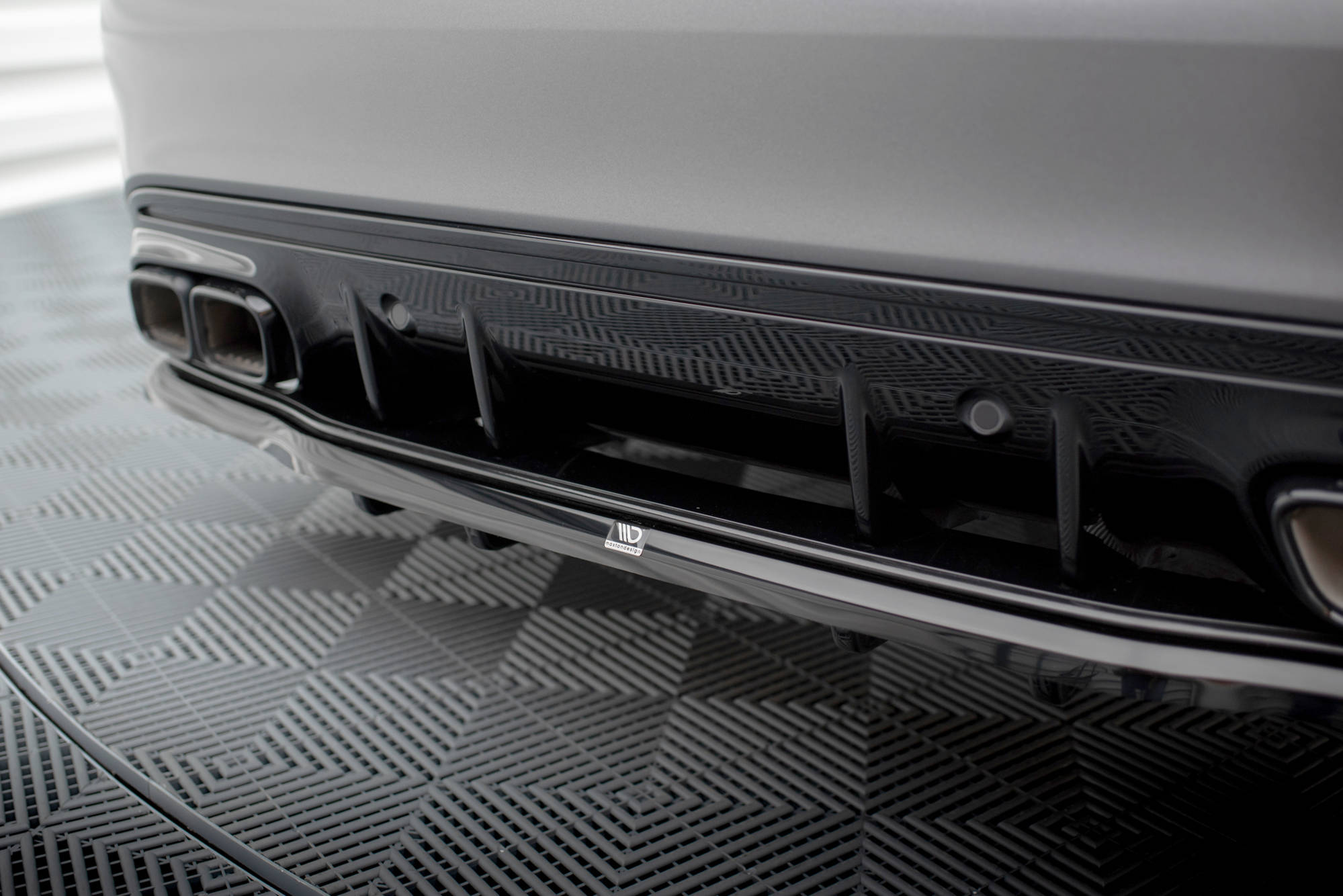 Baksplitter med diffuser Mercedes-Benz C63 AMG (W205 / S205) facelift 2018 - 2021 | Glossy Black Edition – bilde 2