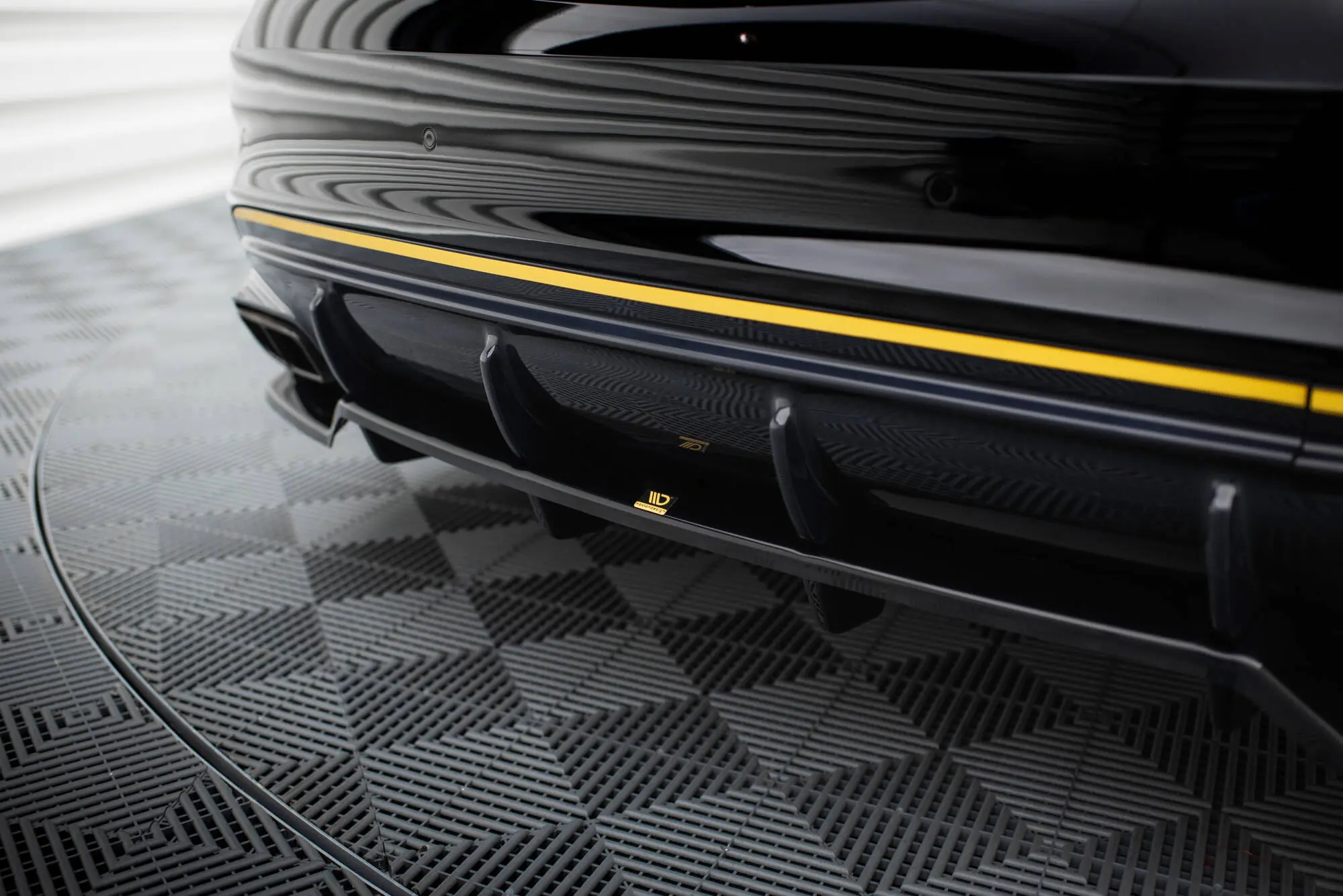 Baksplitter med diffuser Mercedes-Benz CLA 45 AMG (C117) facelift 2017 - 2019 | Glossy Black Edition