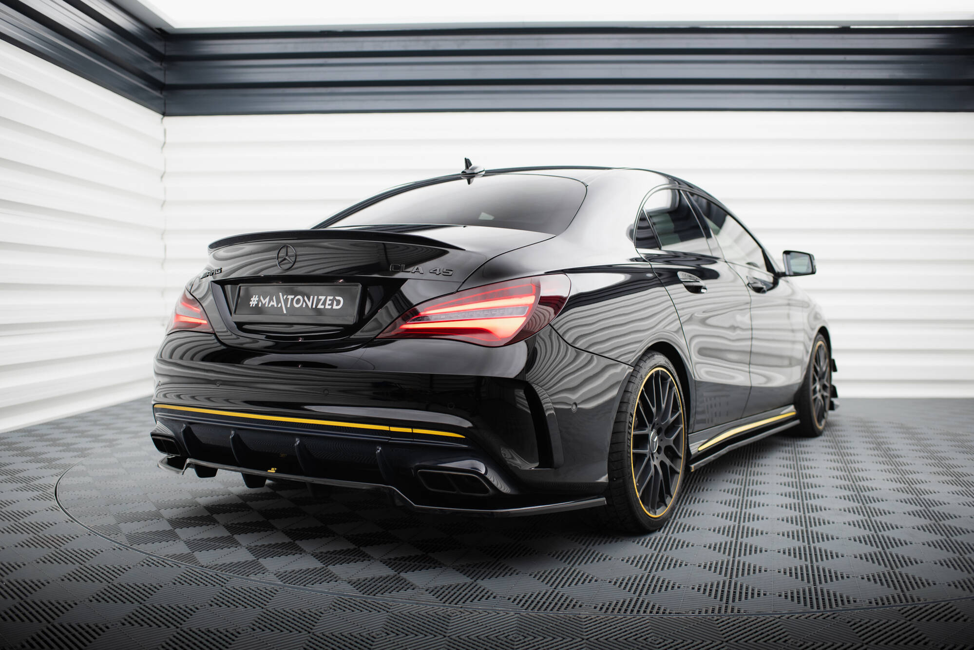 Baksplitter med diffuser Mercedes-Benz CLA 45 AMG (C117) facelift 2017 - 2019 | Glossy Black Edition – bilde 4