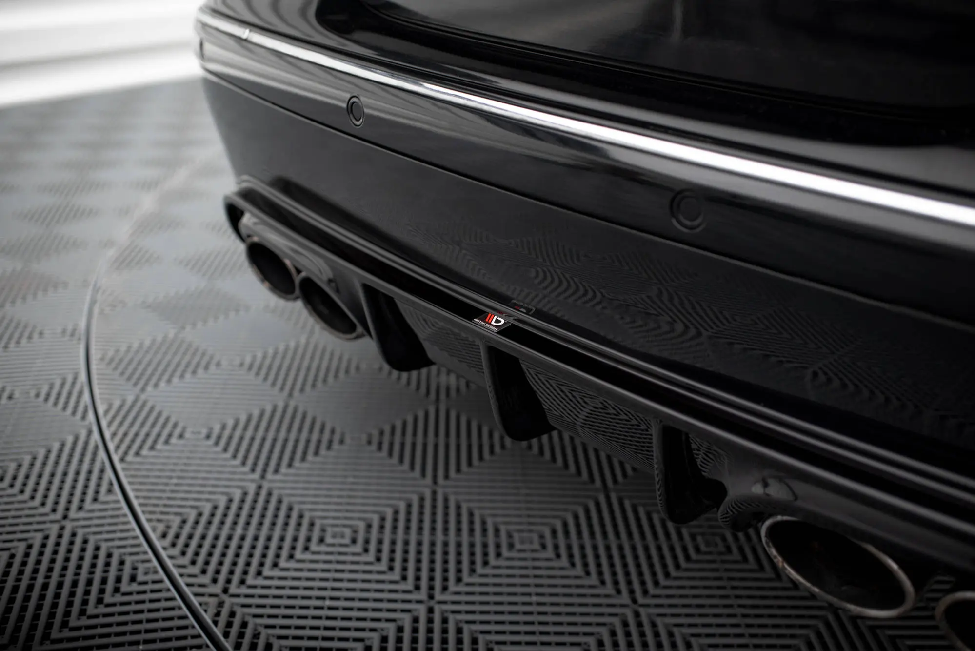 Baksplitter med diffuser Mercedes-Benz CLK (C209 / A209) 2002-2005 | Glossy Black Edition