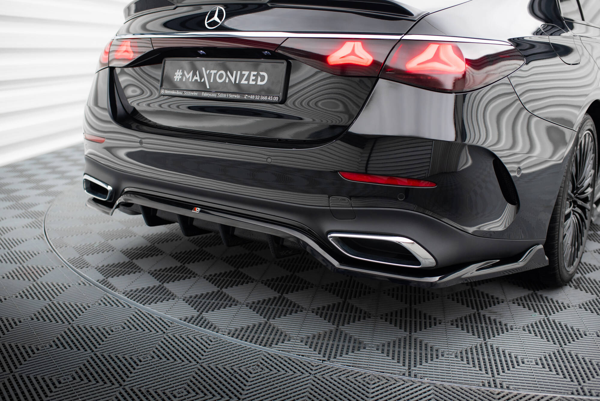Baksplitter med diffuser Mercedes-Benz E AMG-Line (W214) 2023 ->  | Glossy Black Edition – bilde 2