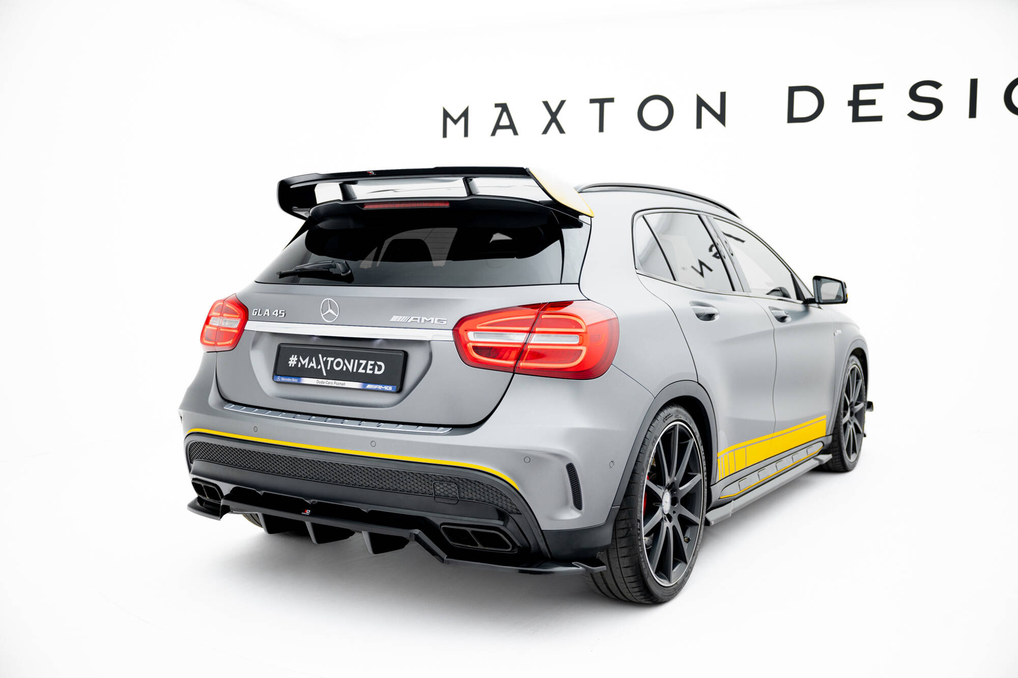 Baksplitter med diffuser Mercedes-Benz GLA AMG 45 (X156) 2013 - 2017  | Glossy Black Edition V2