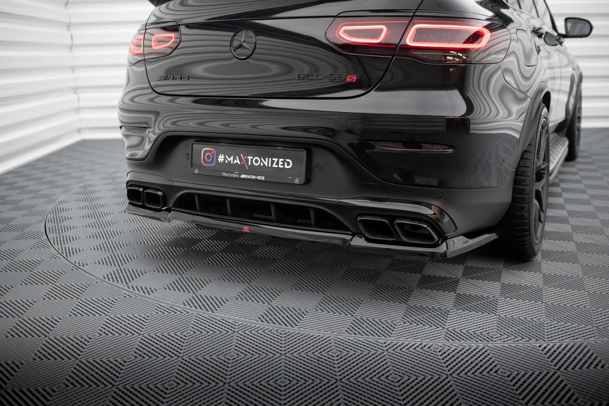 Baksplitter med diffuser Mercedes-Benz GLC Coupe 63 AMG (C253) facelift 2019 - 2023 | Glossy Black Edition – bilde 3