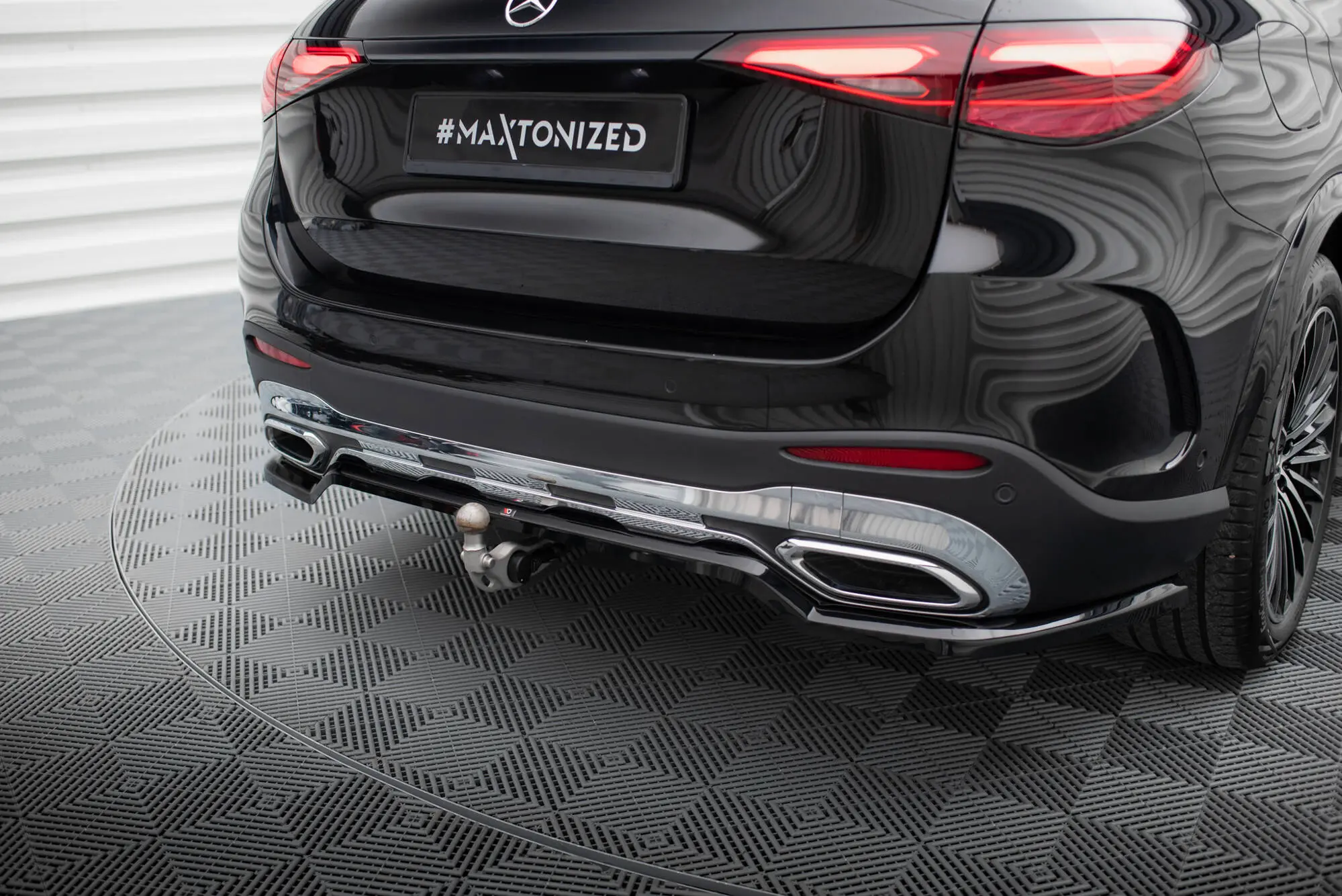 Baksplitter med diffuser Mercedes-Benz GLC (X254) AMG-Line 2022 - > | Glossy Black Edition – bilde 4