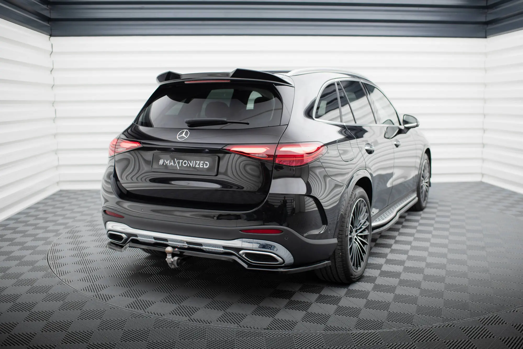 Baksplitter med diffuser Mercedes-Benz GLC (X254) AMG-Line 2022 - > | Glossy Black Edition – bilde 5