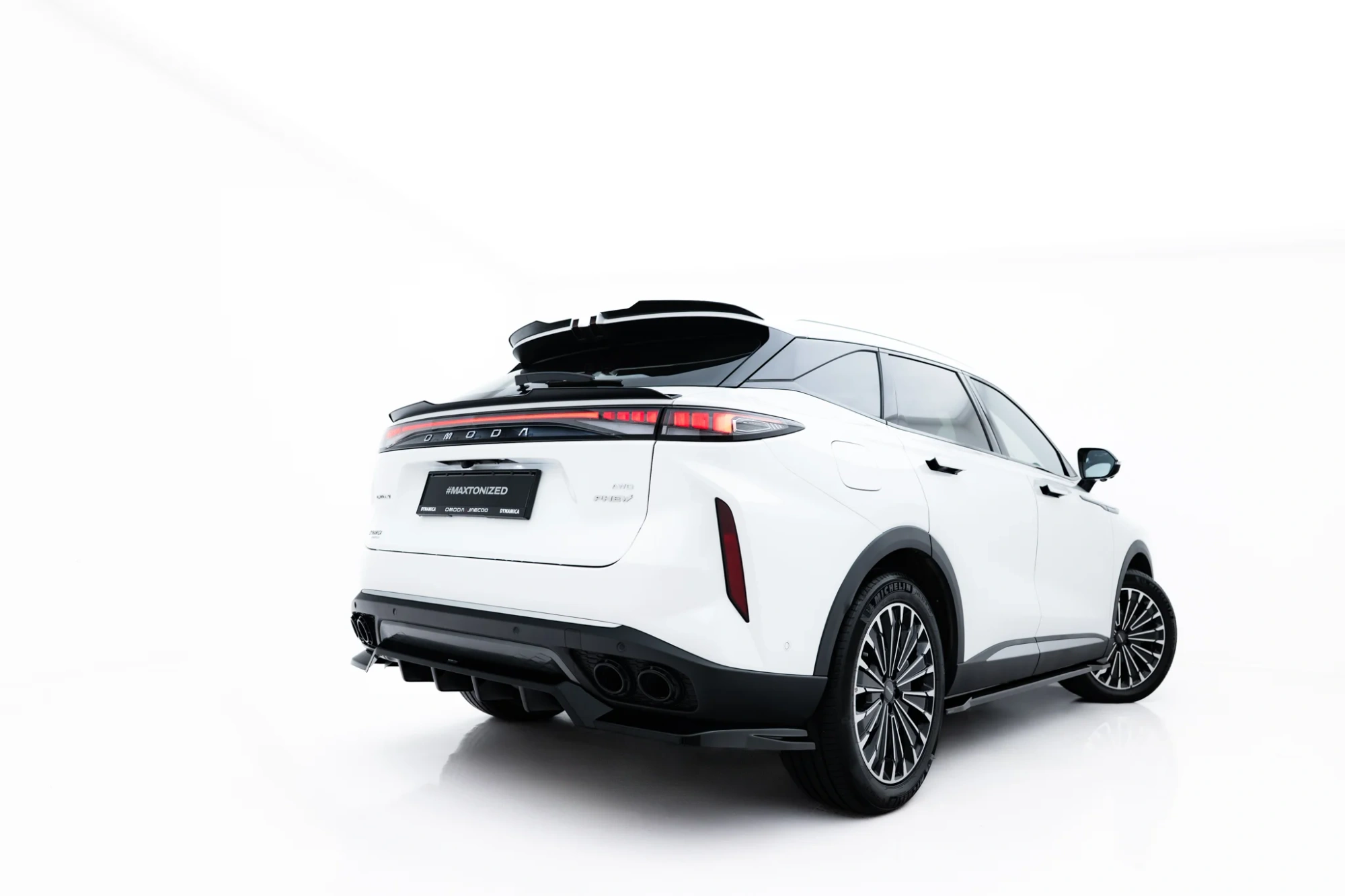 Baksplitter med diffuser Omoda 9 I 2024 -> | Glossy Black Edition