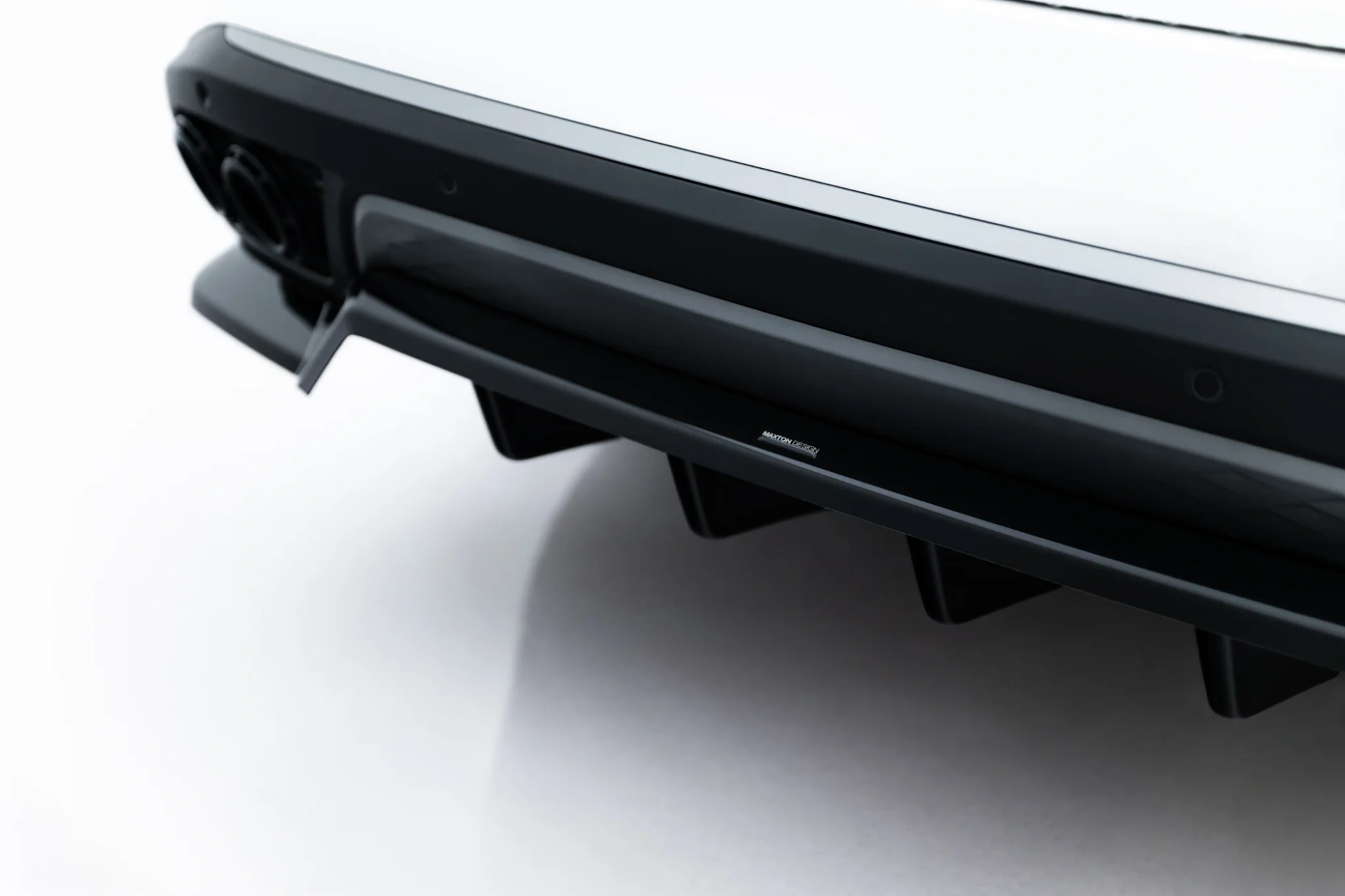 Baksplitter med diffuser Omoda 9 I 2024 -> | Glossy Black Edition – bilde 2