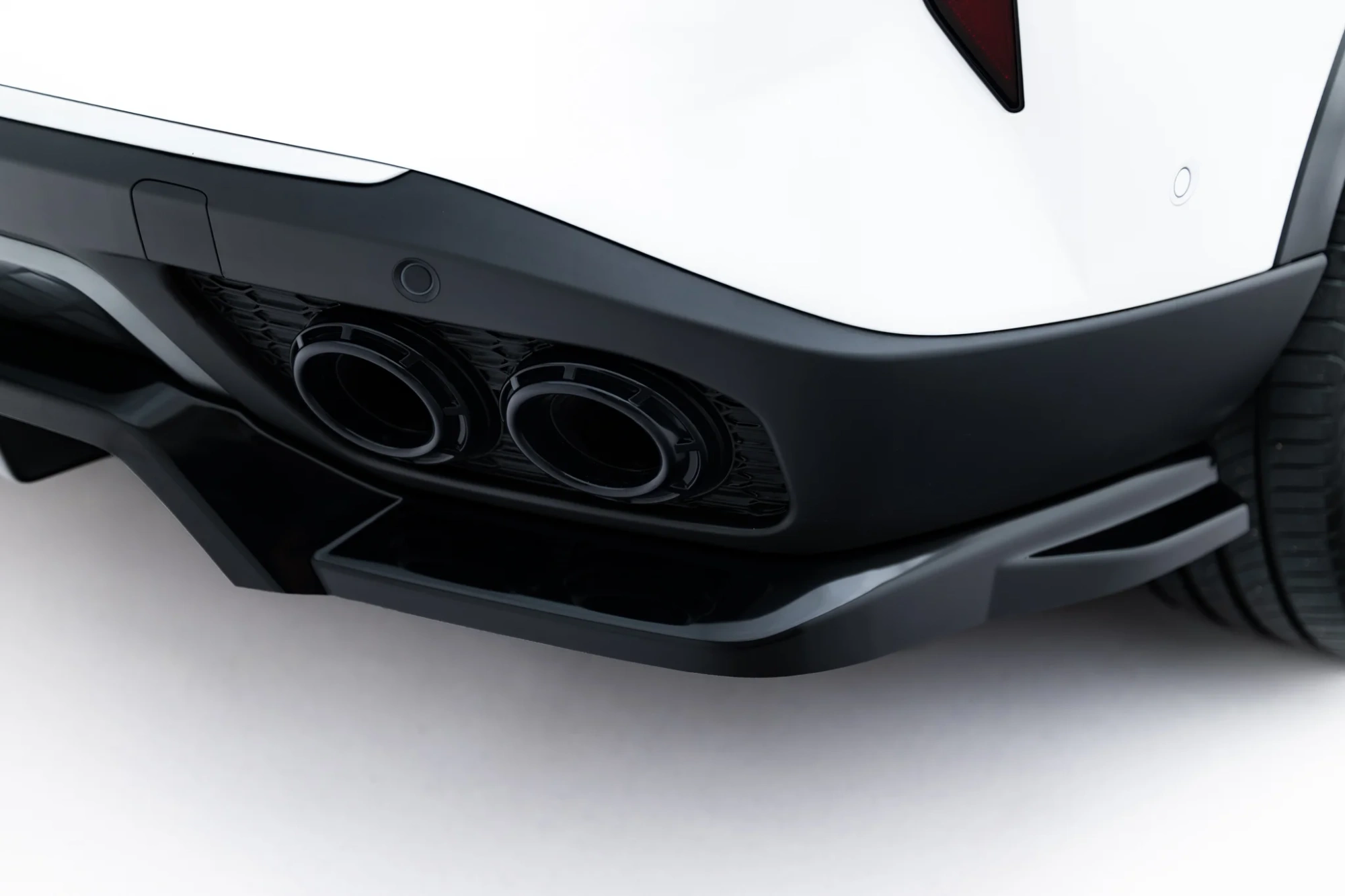 Baksplitter med diffuser Omoda 9 I 2024 -> | Glossy Black Edition – bilde 5