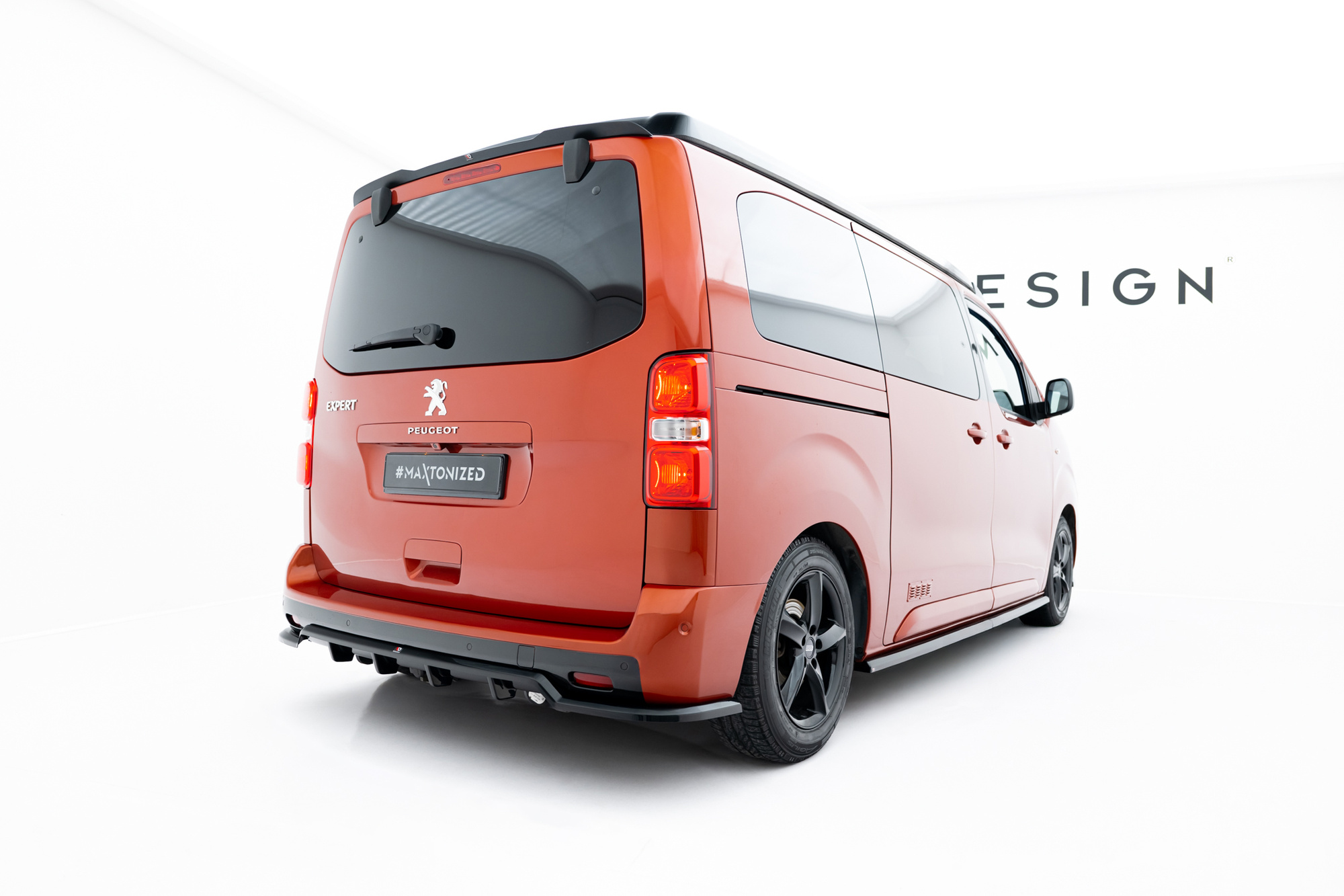 Baksplitter med diffuser Peugeot Expert III 2016 - 2023 | Glossy Black Edition