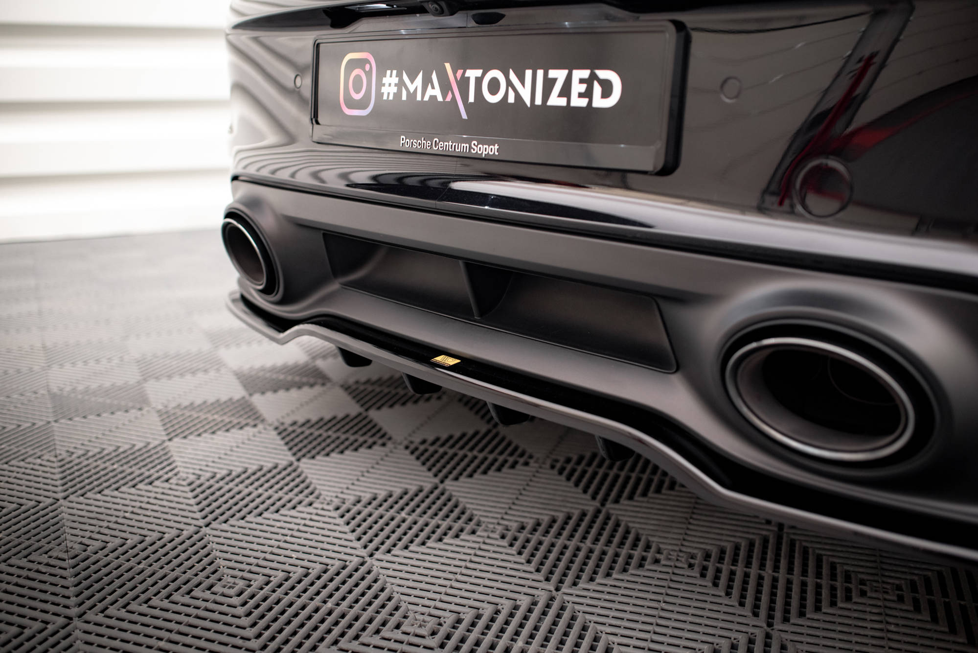 Baksplitter med diffuser Porsche 911 Turbo S 992 2020 - 2025 | Glossy Black Edition – bilde 4