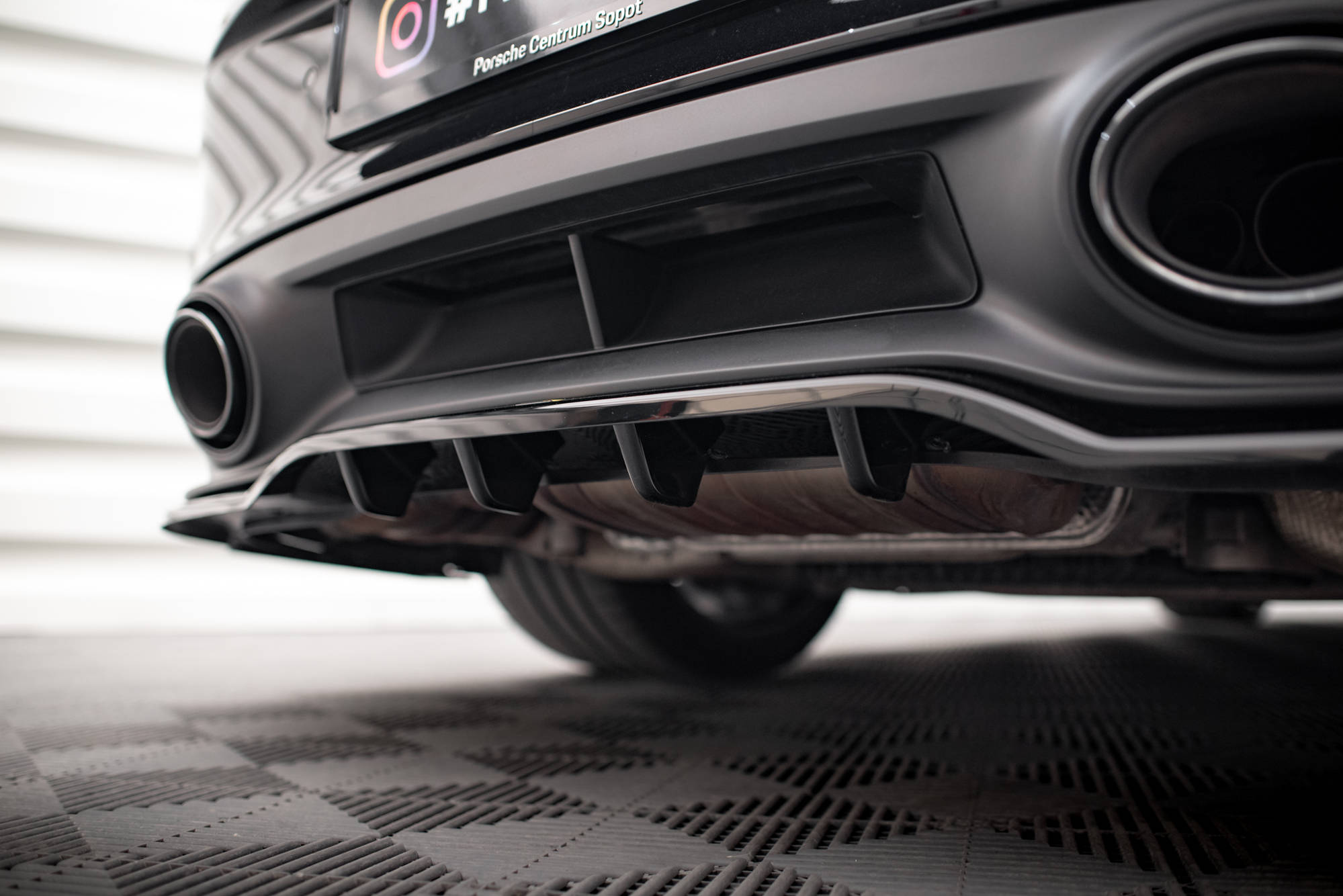 Baksplitter med diffuser Porsche 911 Turbo S 992 2020 - 2025 | Glossy Black Edition – bilde 5