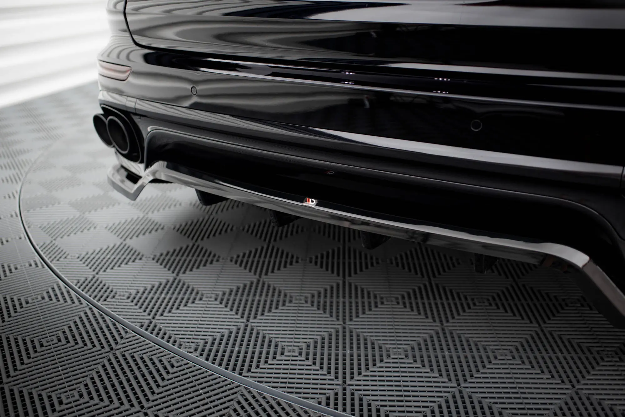 Baksplitter med diffuser Porsche Cayenne II (92A) Facelift 2014 - 2017 | Glossy Black Edition
