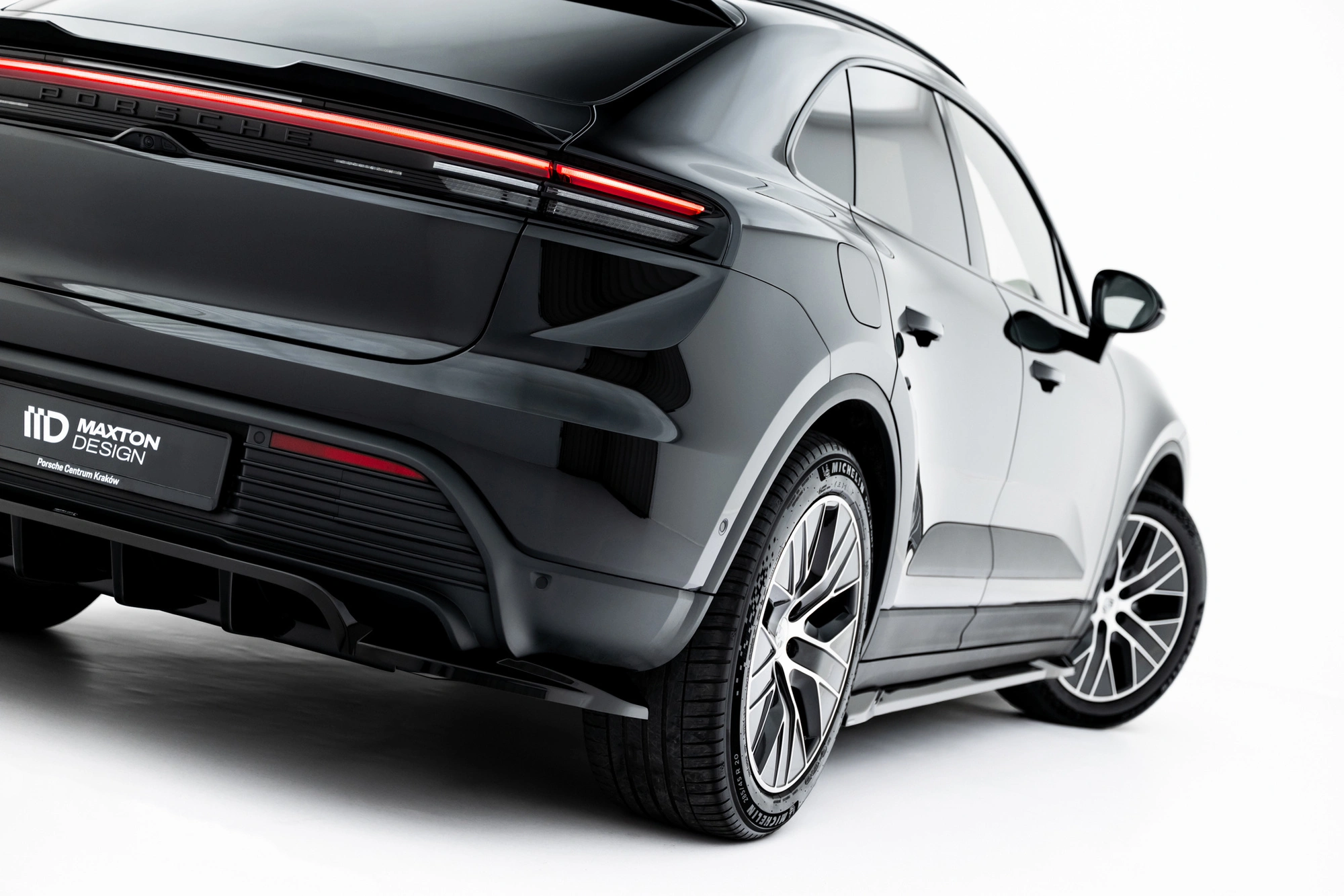Baksplitter med diffuser Porsche Macan 4 Electric 2024 -> – bilde 2