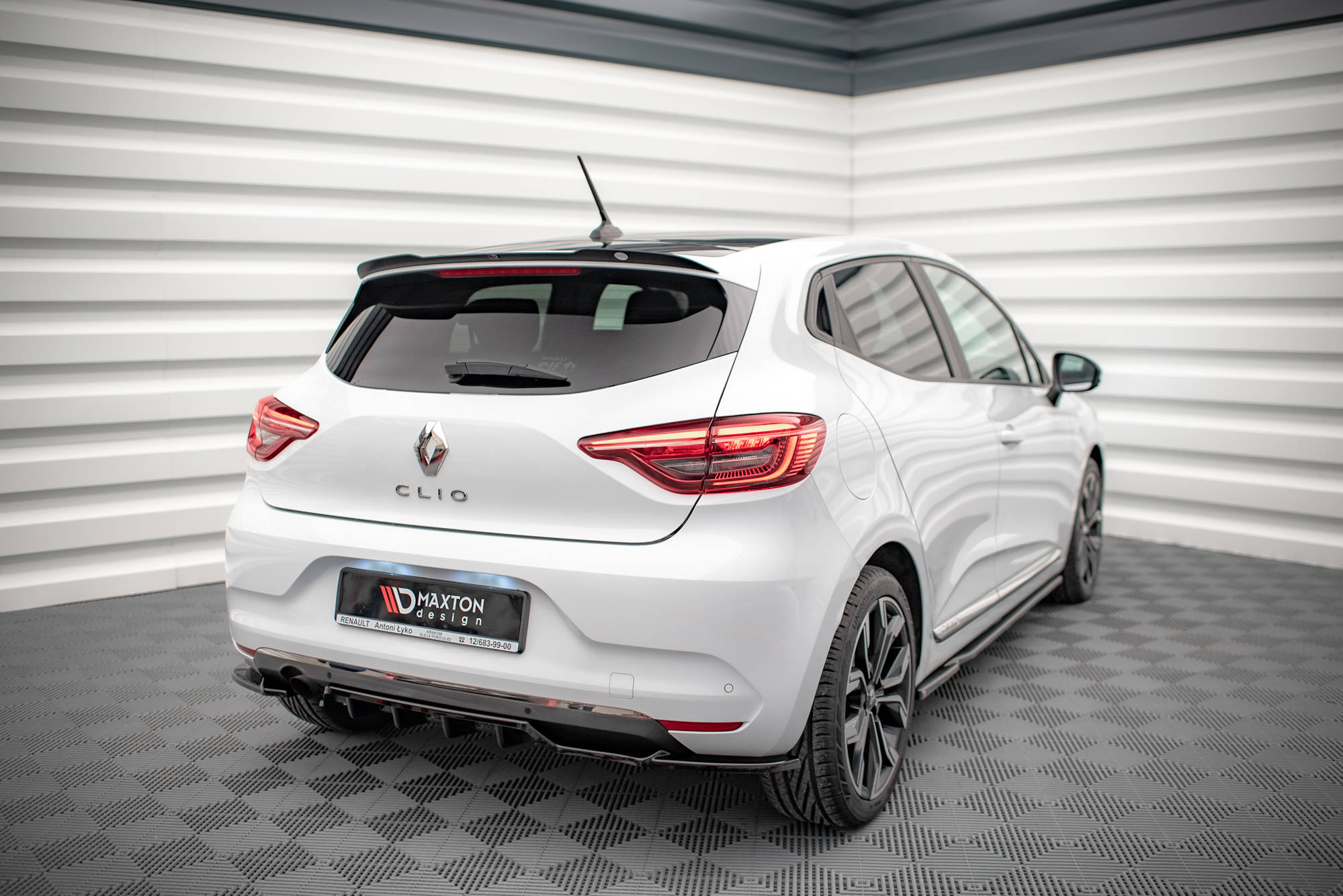 Baksplitter med diffuser Renault Clio mk5 2019 - 2023 | Glossy Black Edition – bilde 4