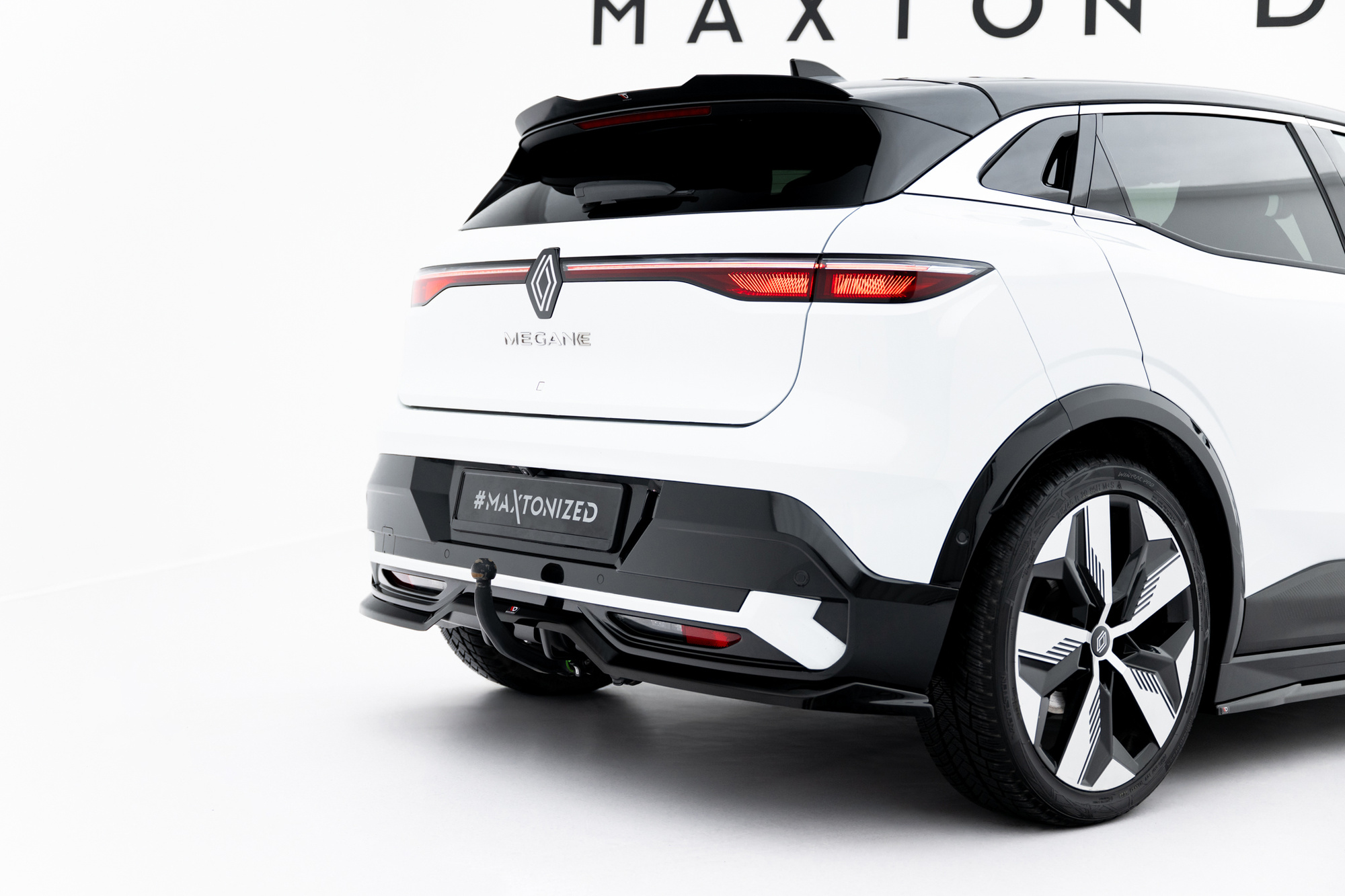 Baksplitter med diffuser Renault Megane E-Tech Electric I 2022 -> | Glossy Black Edition – bilde 3