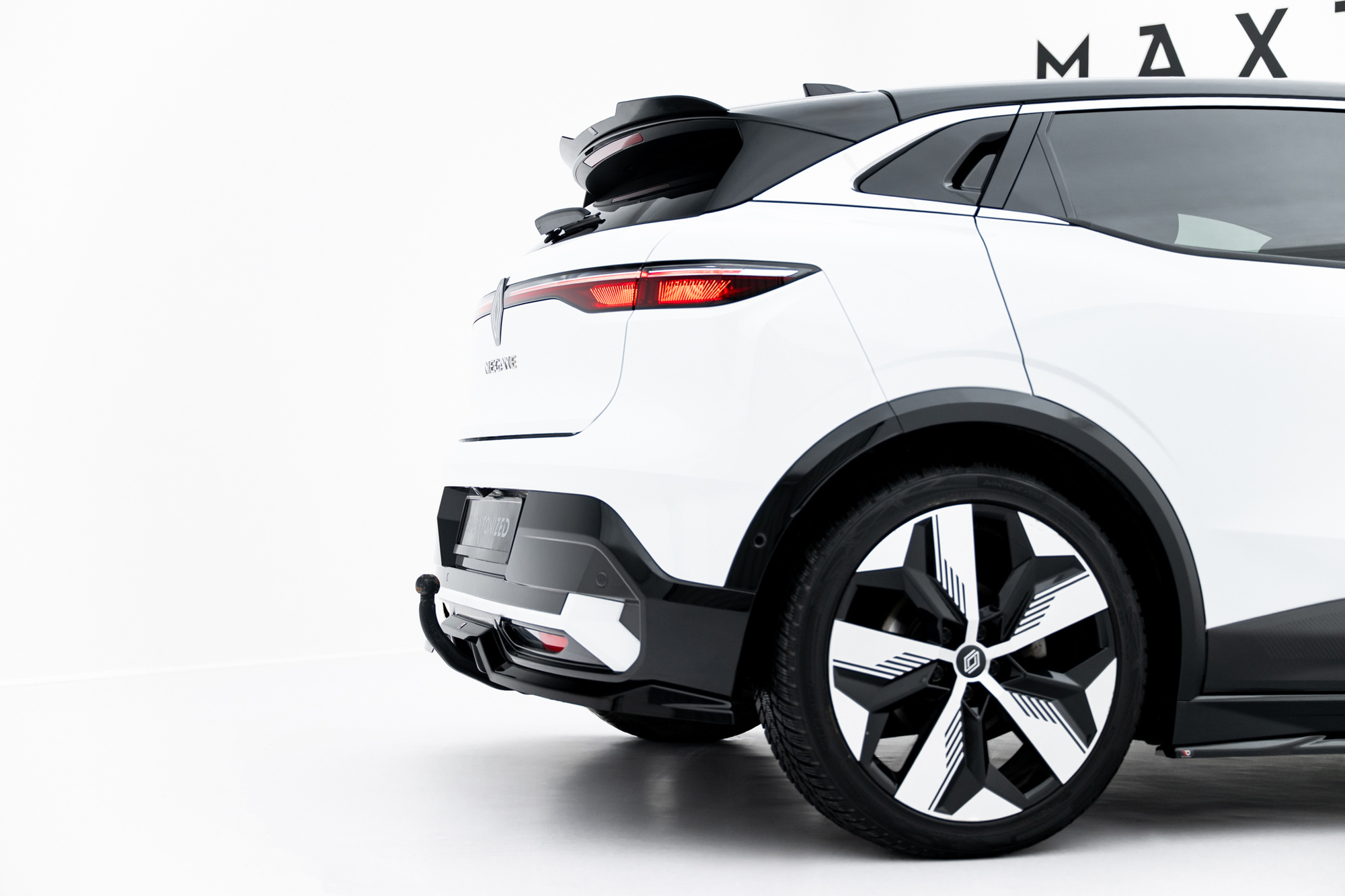 Baksplitter med diffuser Renault Megane E-Tech Electric I 2022 -> | Glossy Black Edition – bilde 5