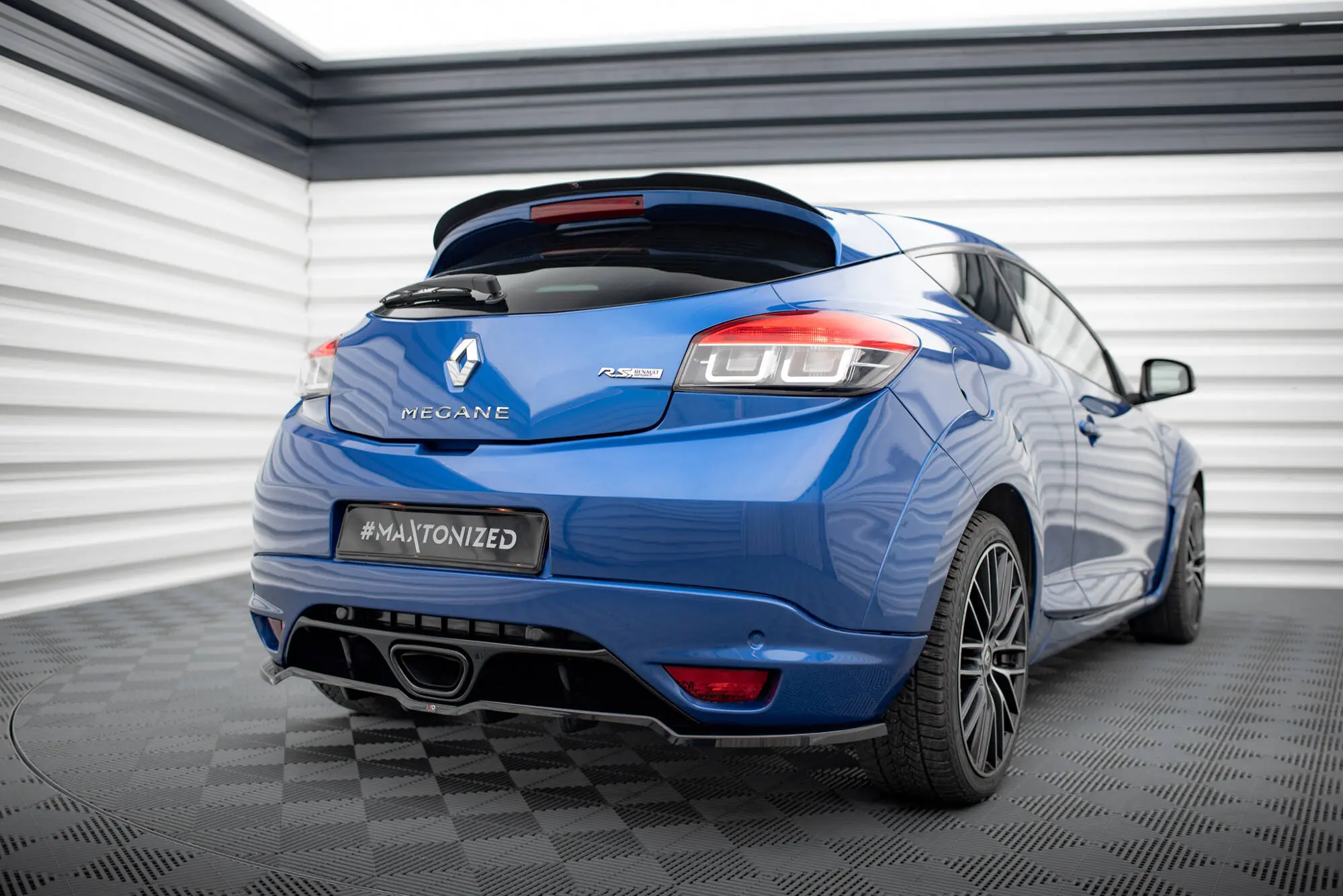Baksplitter med diffuser Renault Megane III RS 2010 - 2015 | Glossy Black Edition – bilde 4