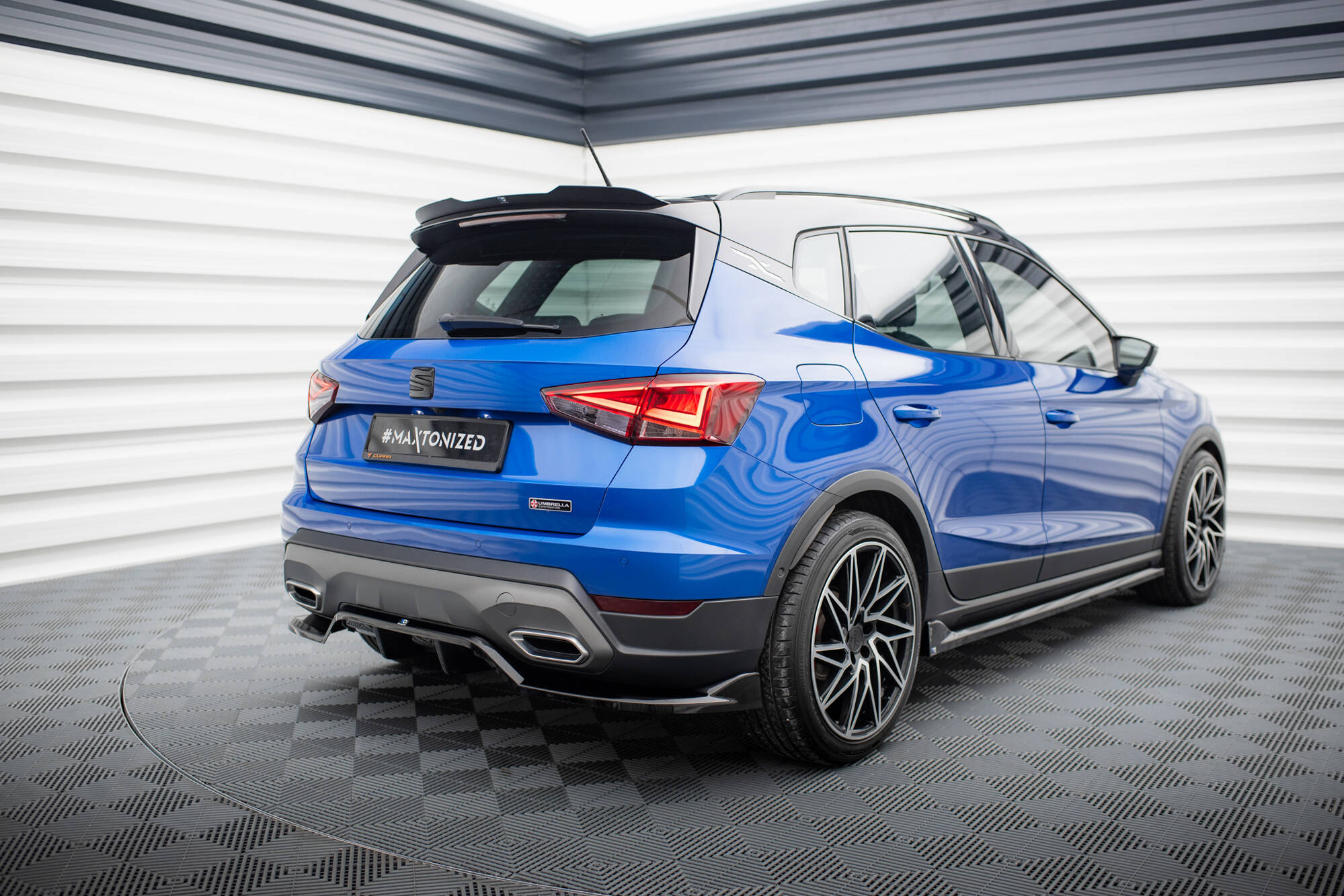Baksplitter med diffuser Seat Arona FR I Facelift 2021 ->  | Glossy Black Edition