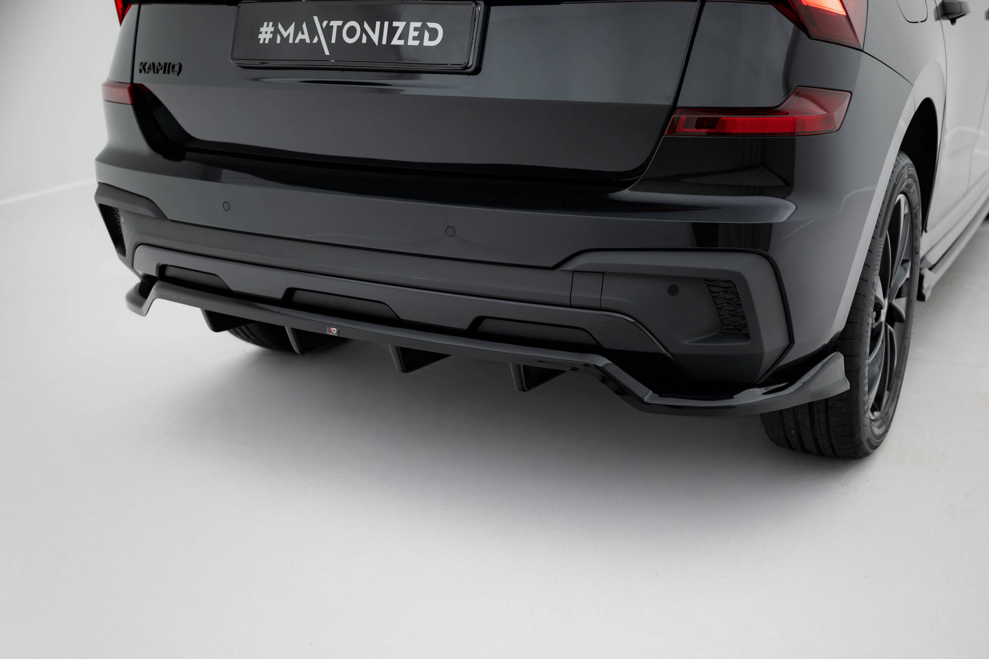 Baksplitter med diffuser Skoda Kamiq Monte Carlo I Facelift 2023 -> | Glossy Black Edition – bilde 2