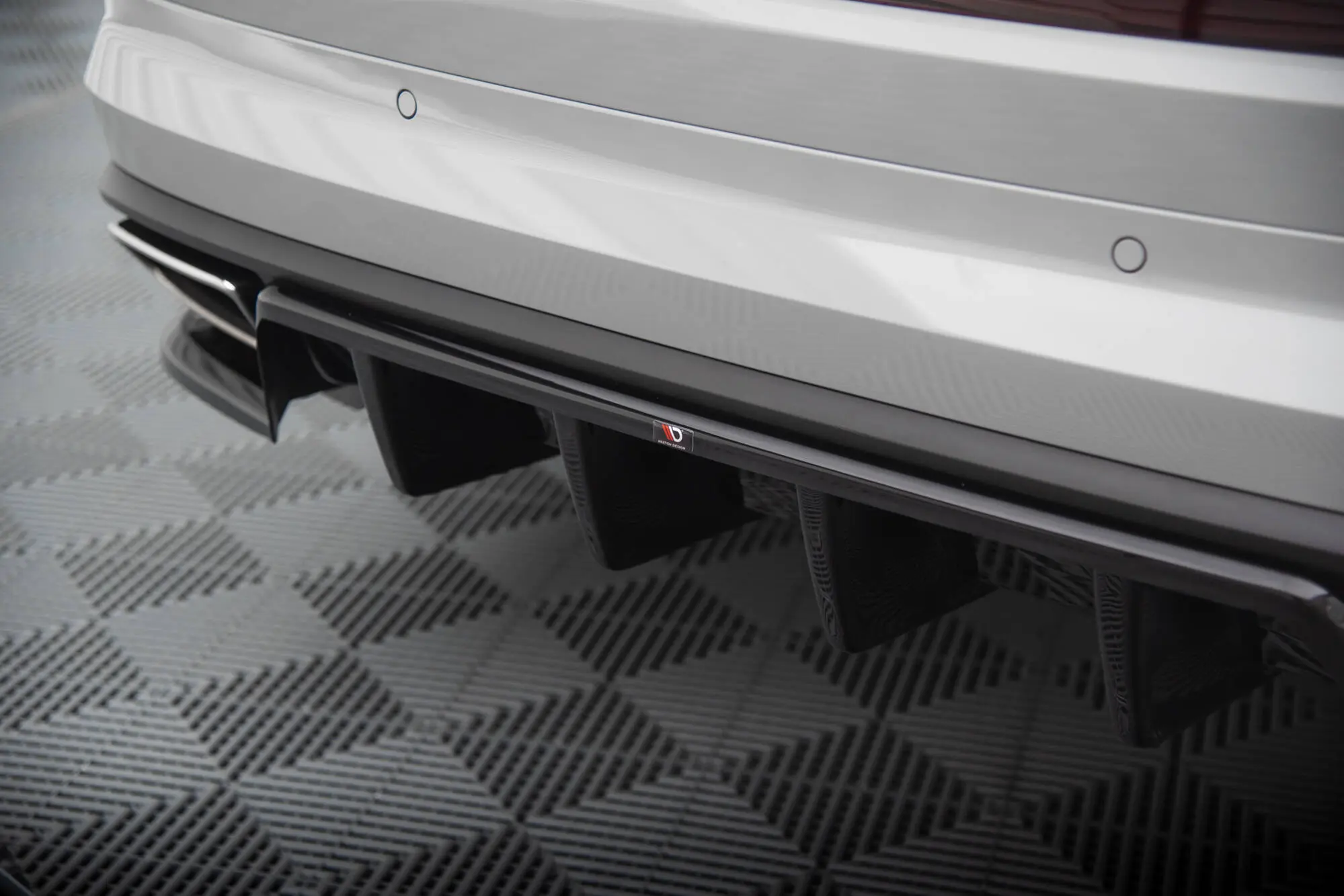 Baksplitter med diffuser Skoda Kodiaq RS facelift 2021 - 2024 | Glossy Black Edition