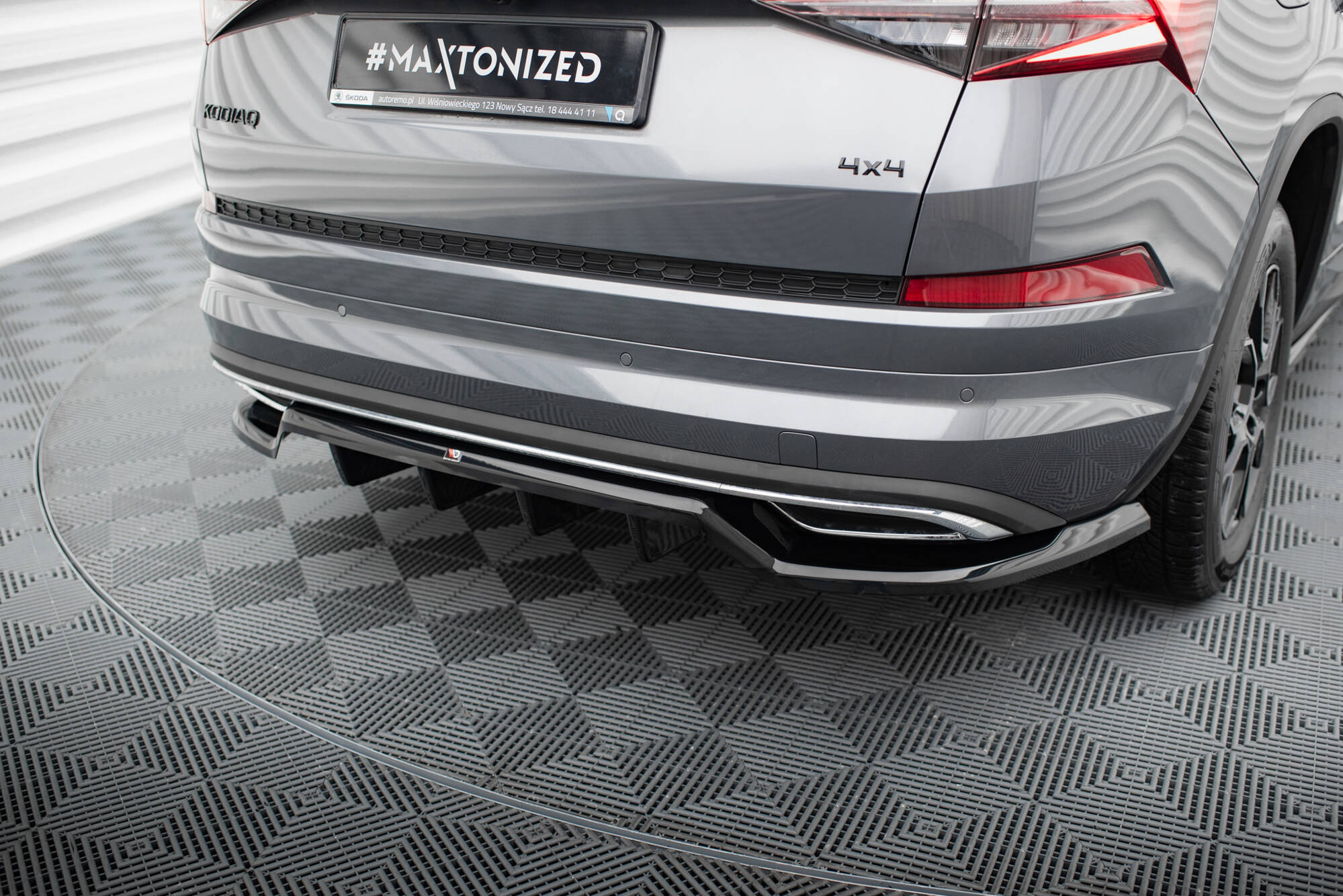 Baksplitter med diffuser Skoda Kodiaq Sportline I 2017 - 2023  | Glossy Black Edition