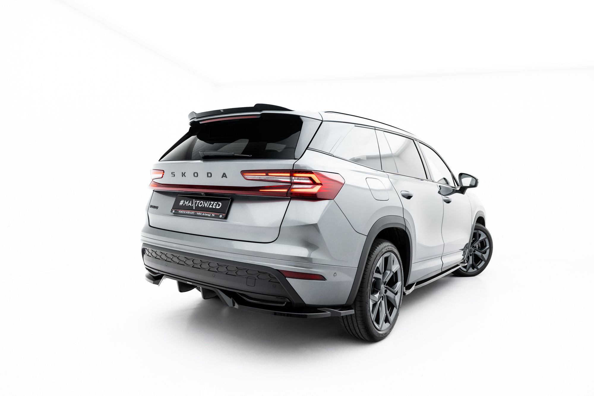 Baksplitter med diffuser Skoda Kodiaq Sportline II 2024 ->   | Glossy Black Edition