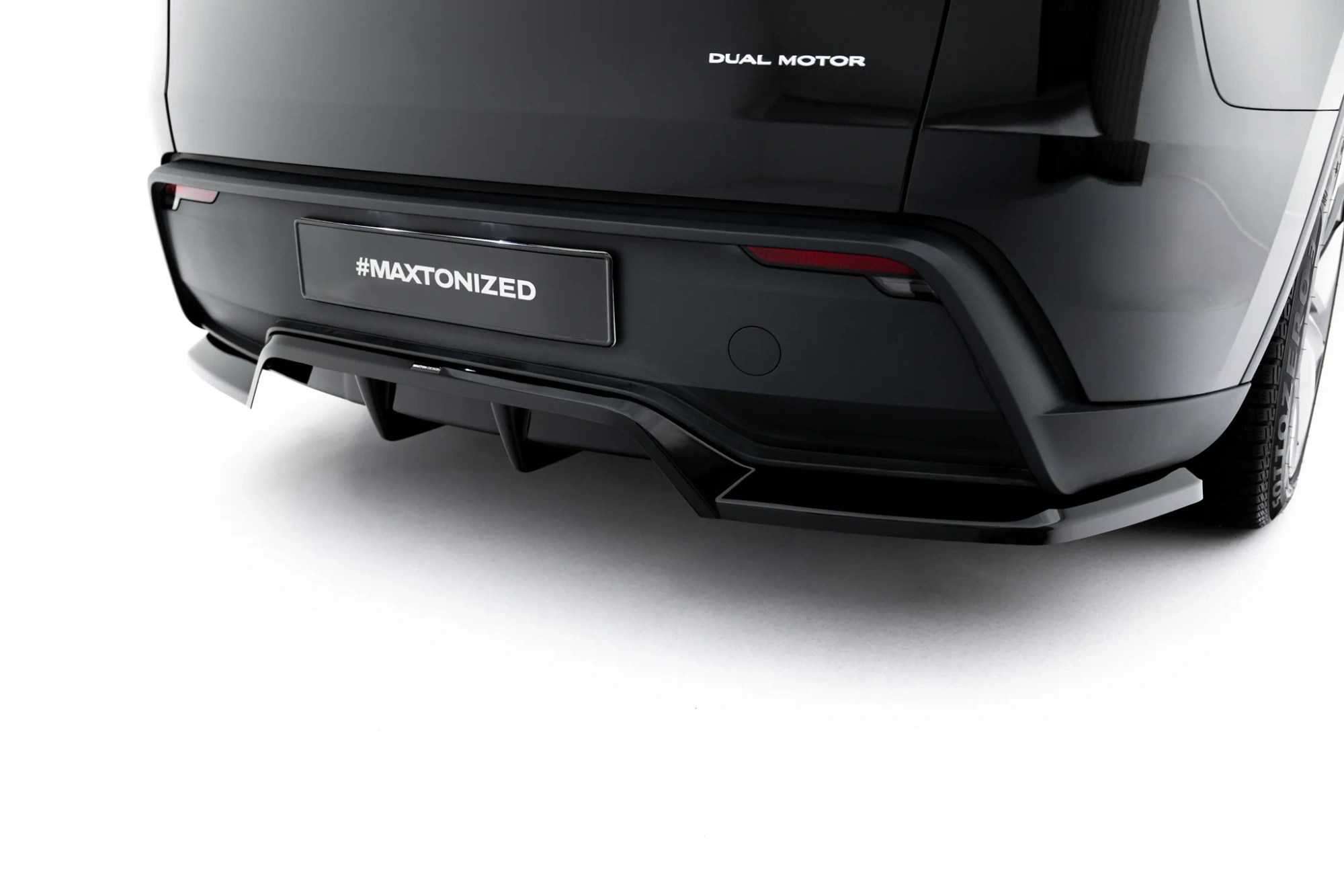 Baksplitter med diffuser Tesla Model Y Juniper 2025 -> | Glossy Black Edition – bilde 3