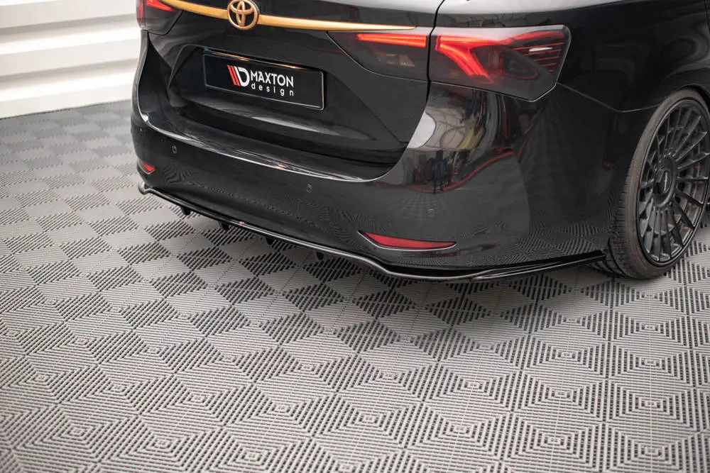 Baksplitter med diffuser Toyota Avensis III (T27) Facelift 2015 - 2018 | Glossy Black Edition