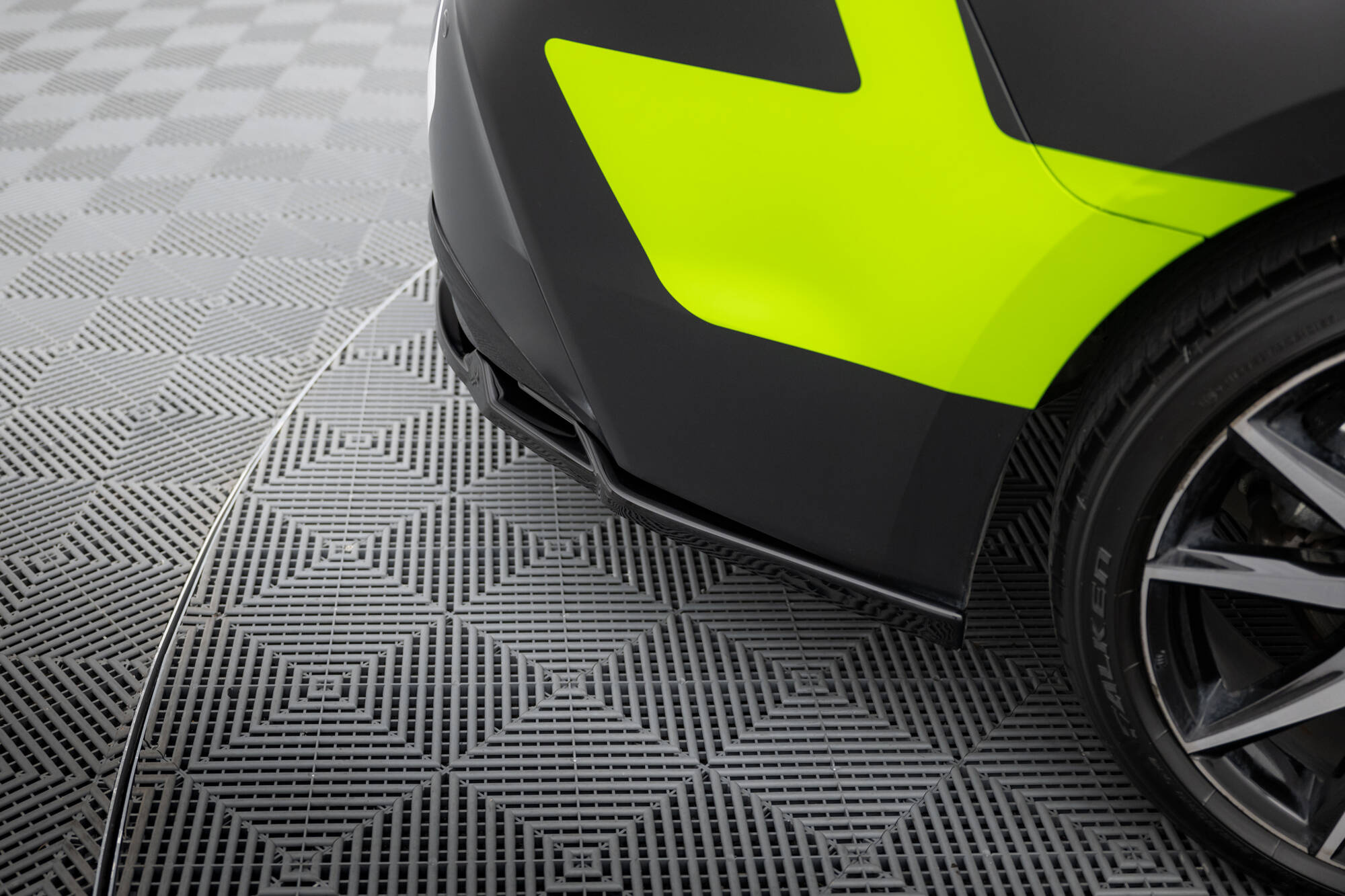 Baksplitter med diffuser Toyota Corolla GR Sport Touring Sports XII 2018 - 2023  | Glossy Black Edition – bilde 4