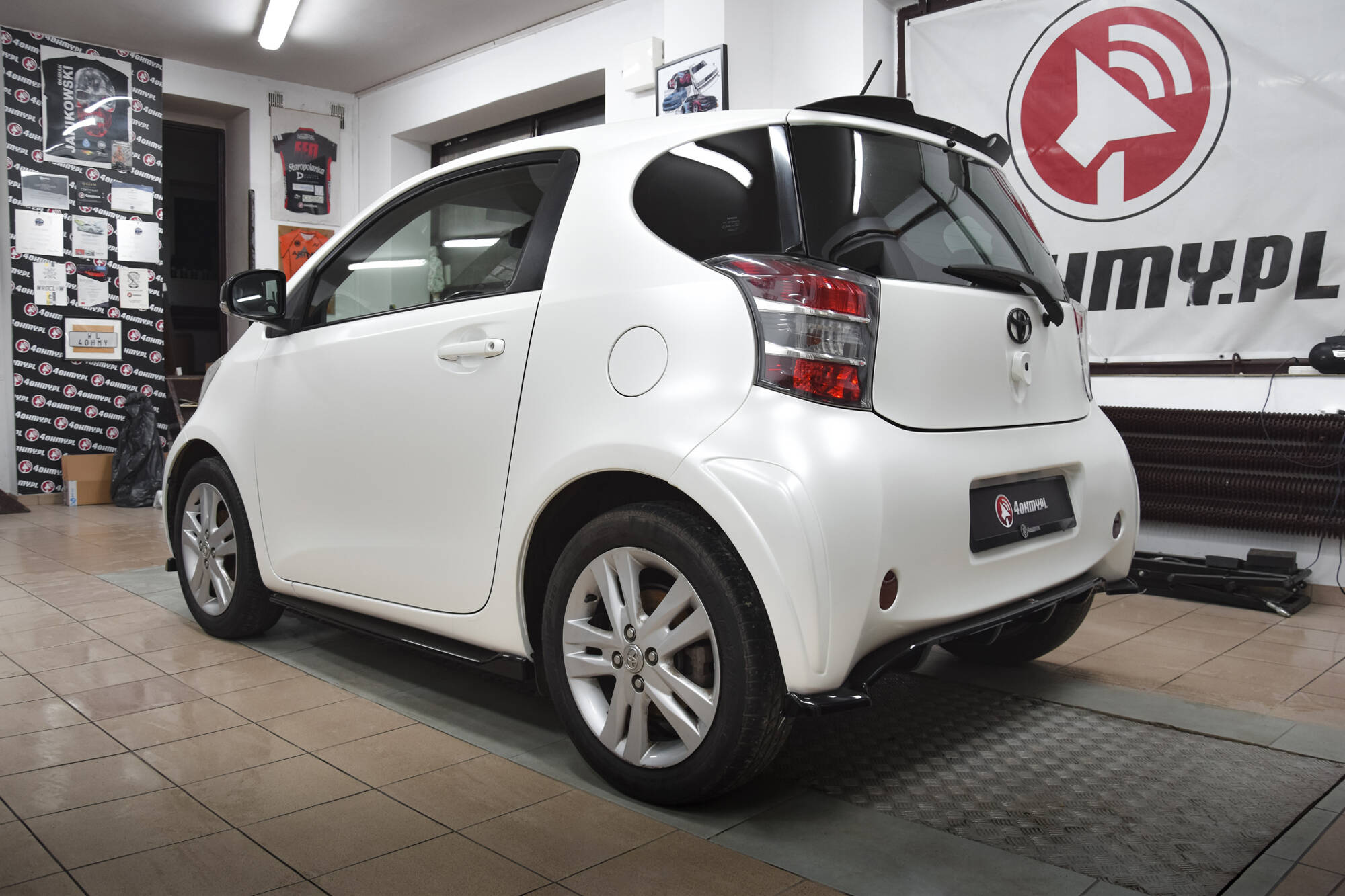 Baksplitter med diffuser Toyota IQ 2008 - 2015 | Glossy Black Edition – bilde 2