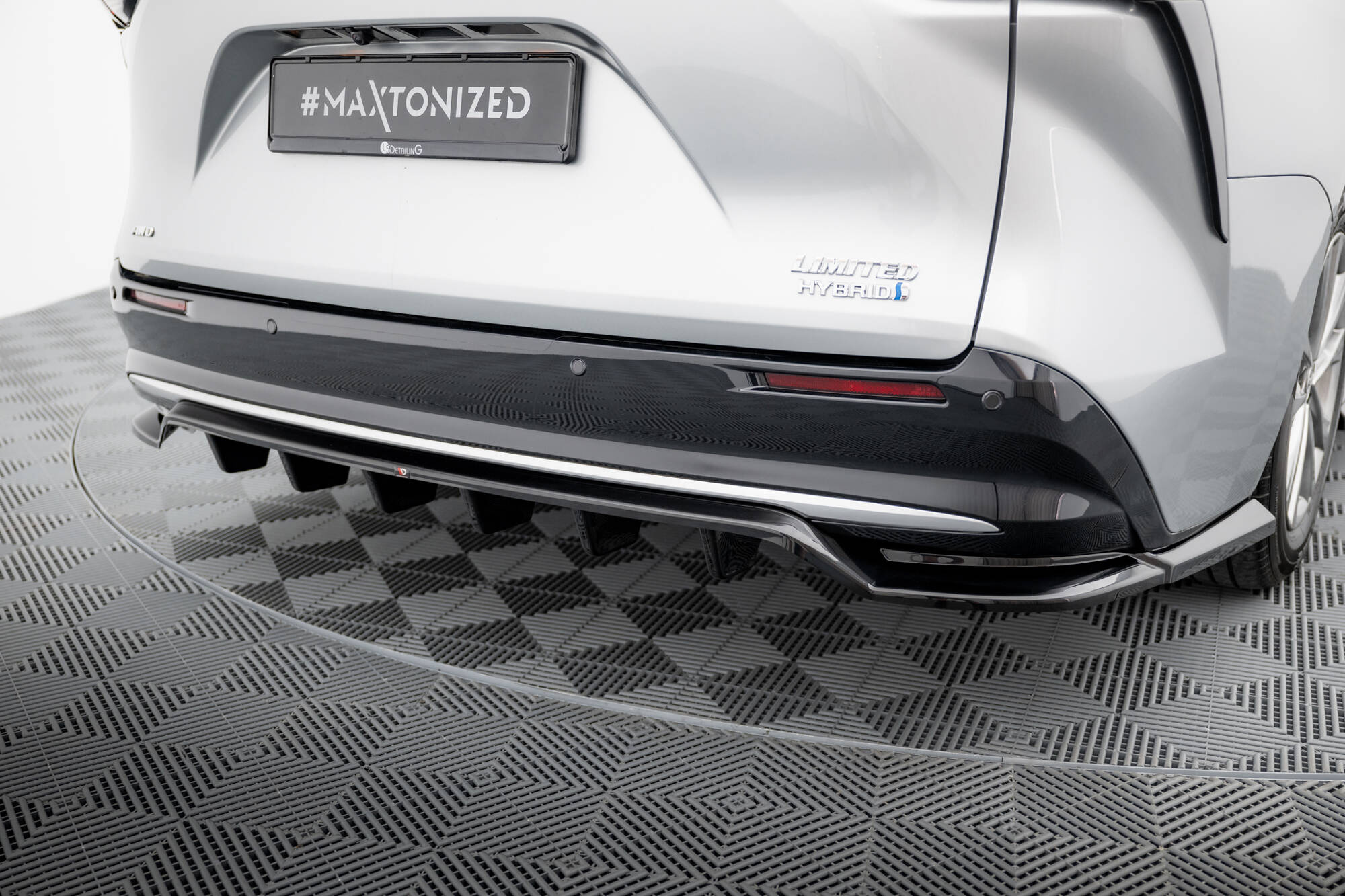 Baksplitter med diffuser Toyota Sienna IV 2021 -> | Glossy Black Edition – bilde 2