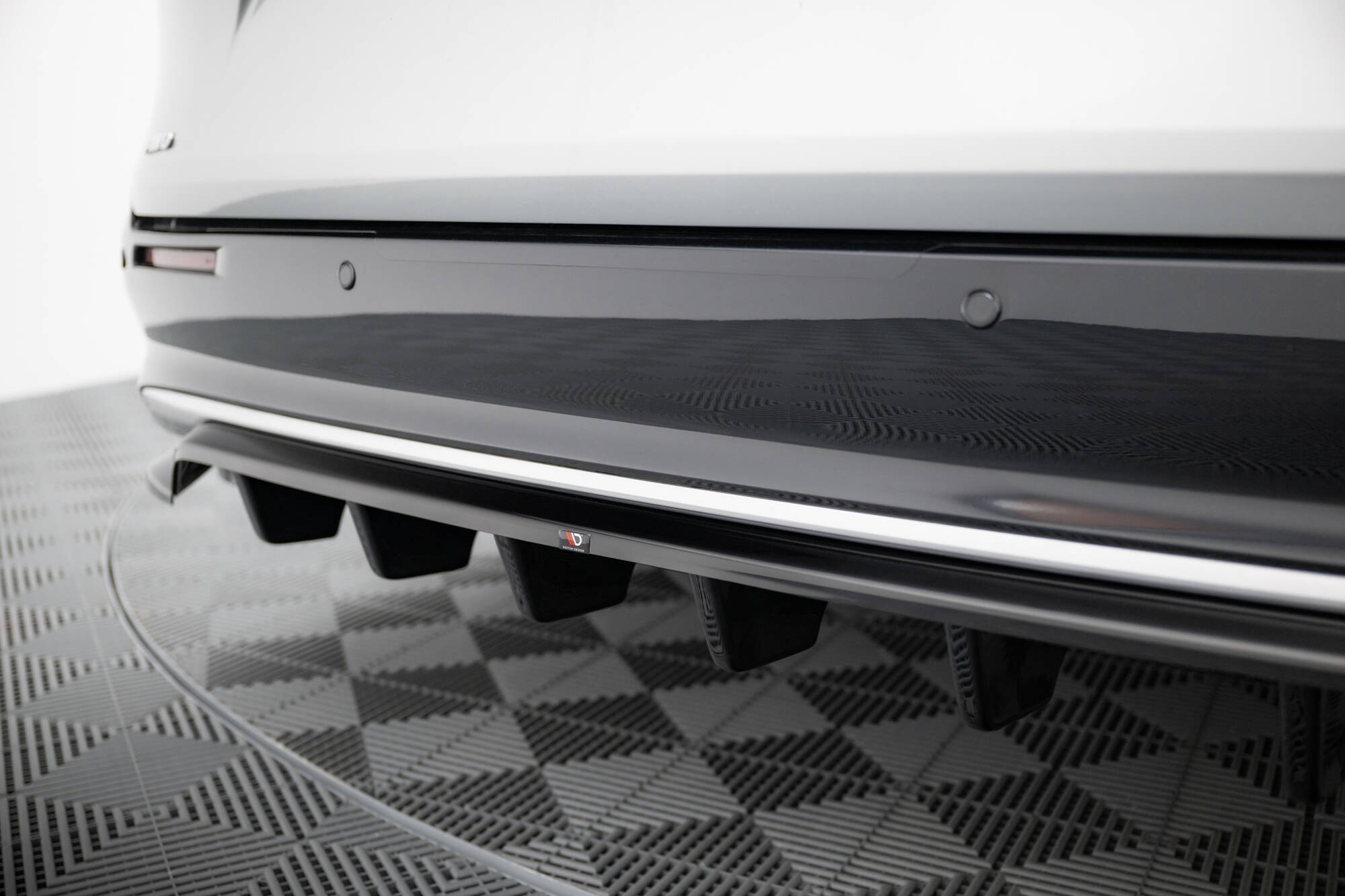 Baksplitter med diffuser Toyota Sienna IV 2021 -> | Glossy Black Edition – bilde 3