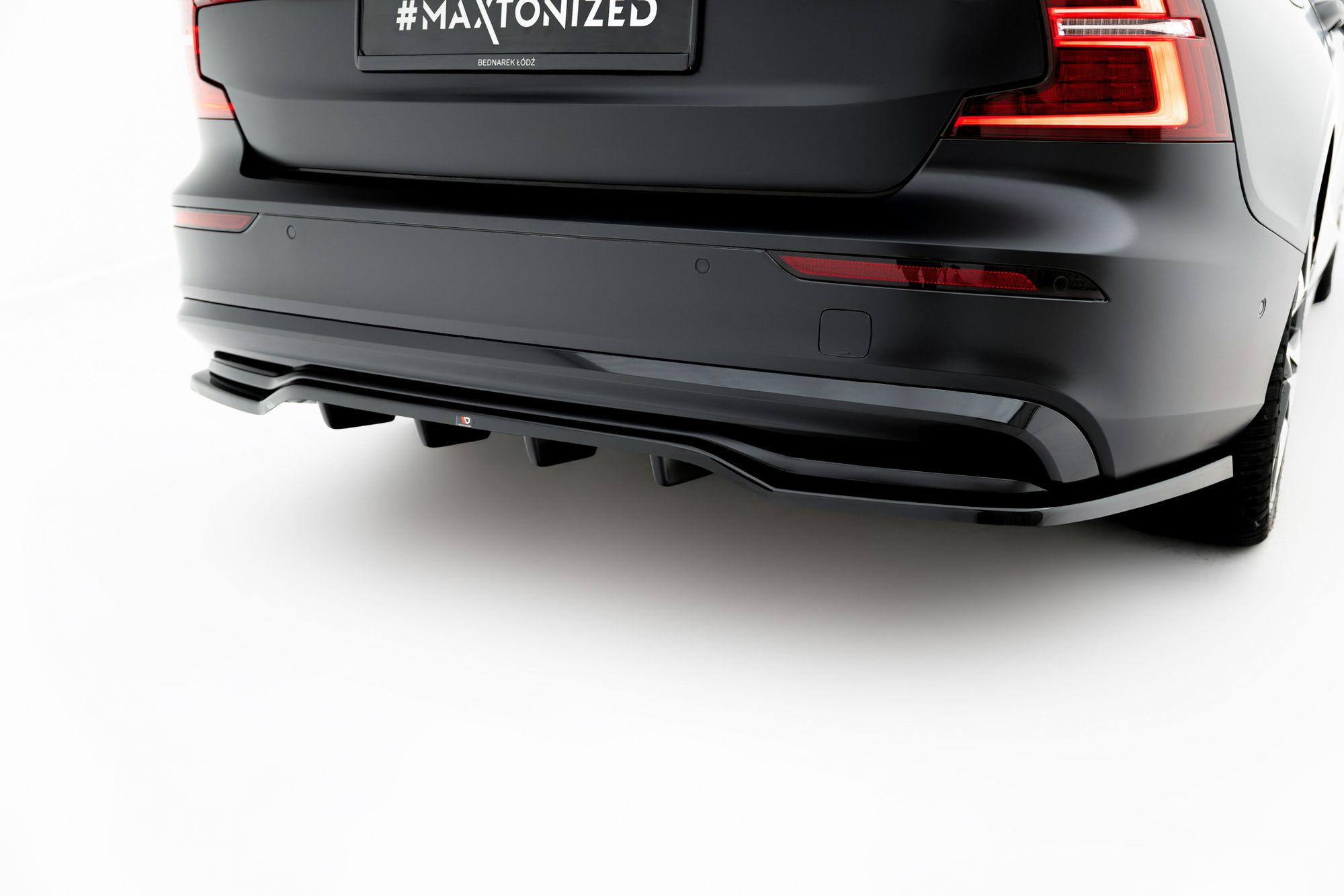 Baksplitter med diffuser Volvo (S60/V60) III 2022 -> | Glossy Black Edition – bilde 2