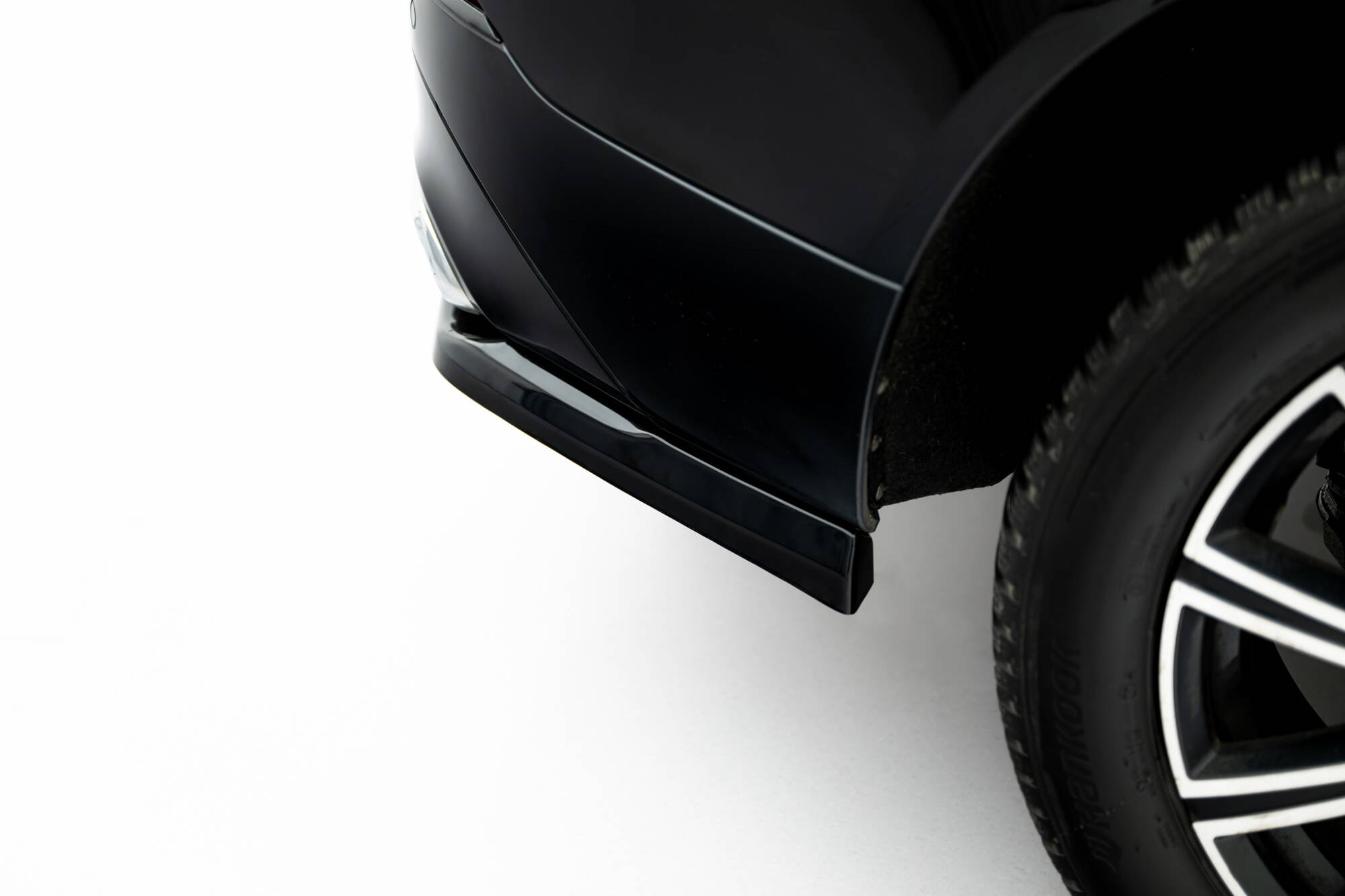 Baksplitter med diffuser Volvo (XC60) II 2017 - 2021  | Glossy Black Edition – bilde 4