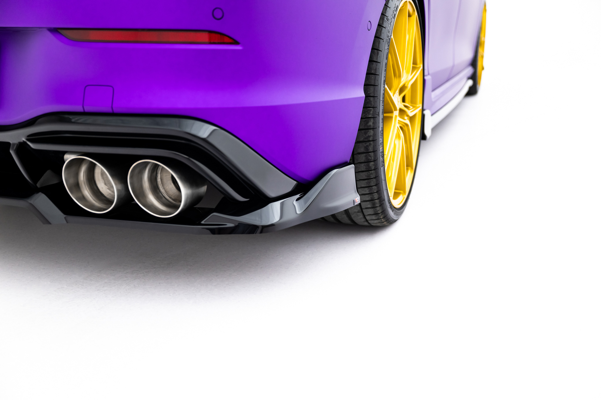 Baksplitter med diffuser VW Golf R VIII 2020 -> | Glossy Black Edition V1 – bilde 4