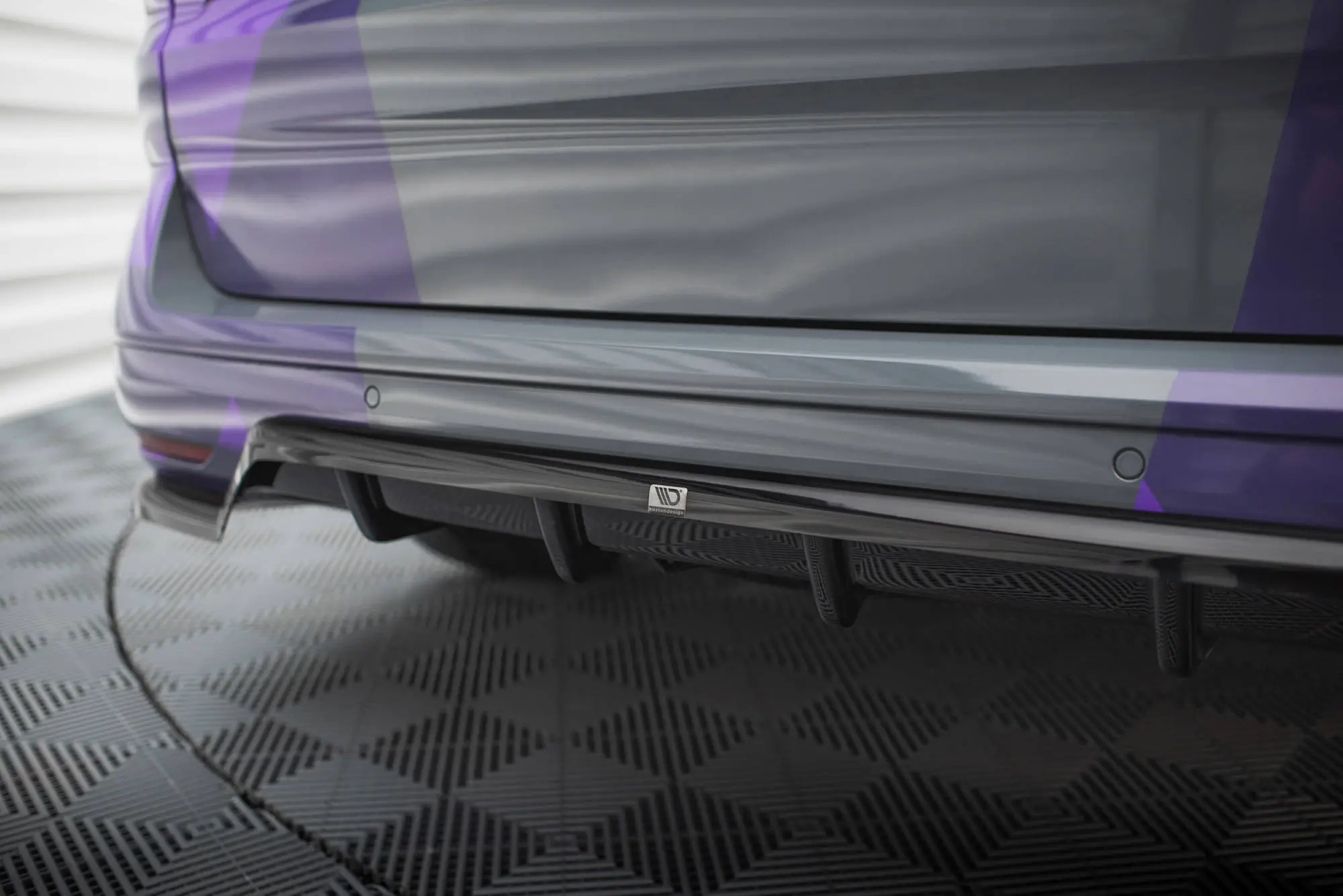 Baksplitter med diffuser VW T7 Multivan 2021 - > | Glossy Black Edition