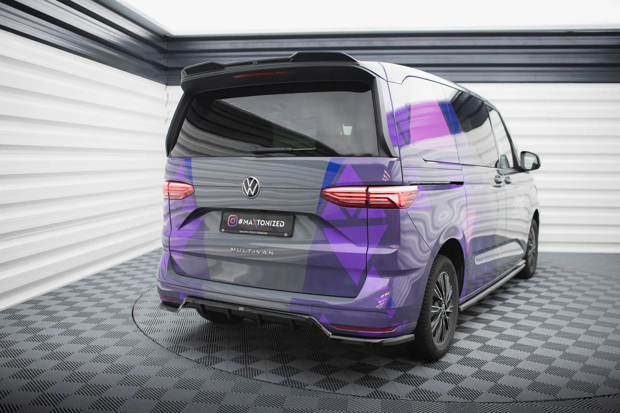 Baksplitter med diffuser VW T7 Multivan 2021 - > | Glossy Black Edition – bilde 4