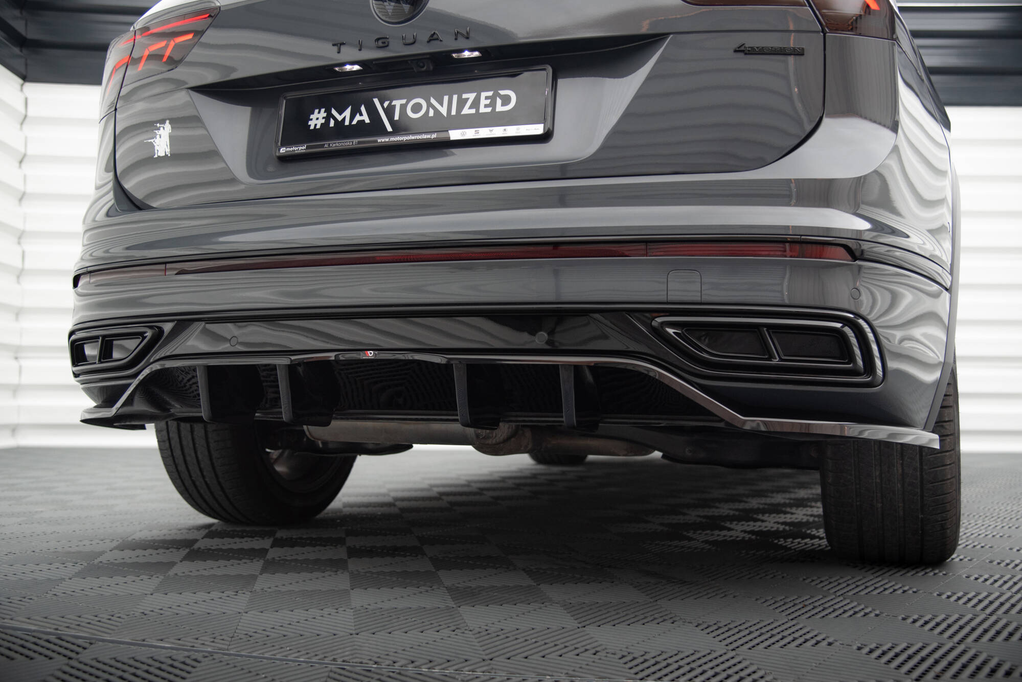 Baksplitter med diffuser VW Tiguan R-Line mk2 facelift 2020 - > | Glossy Black Edition – bilde 5
