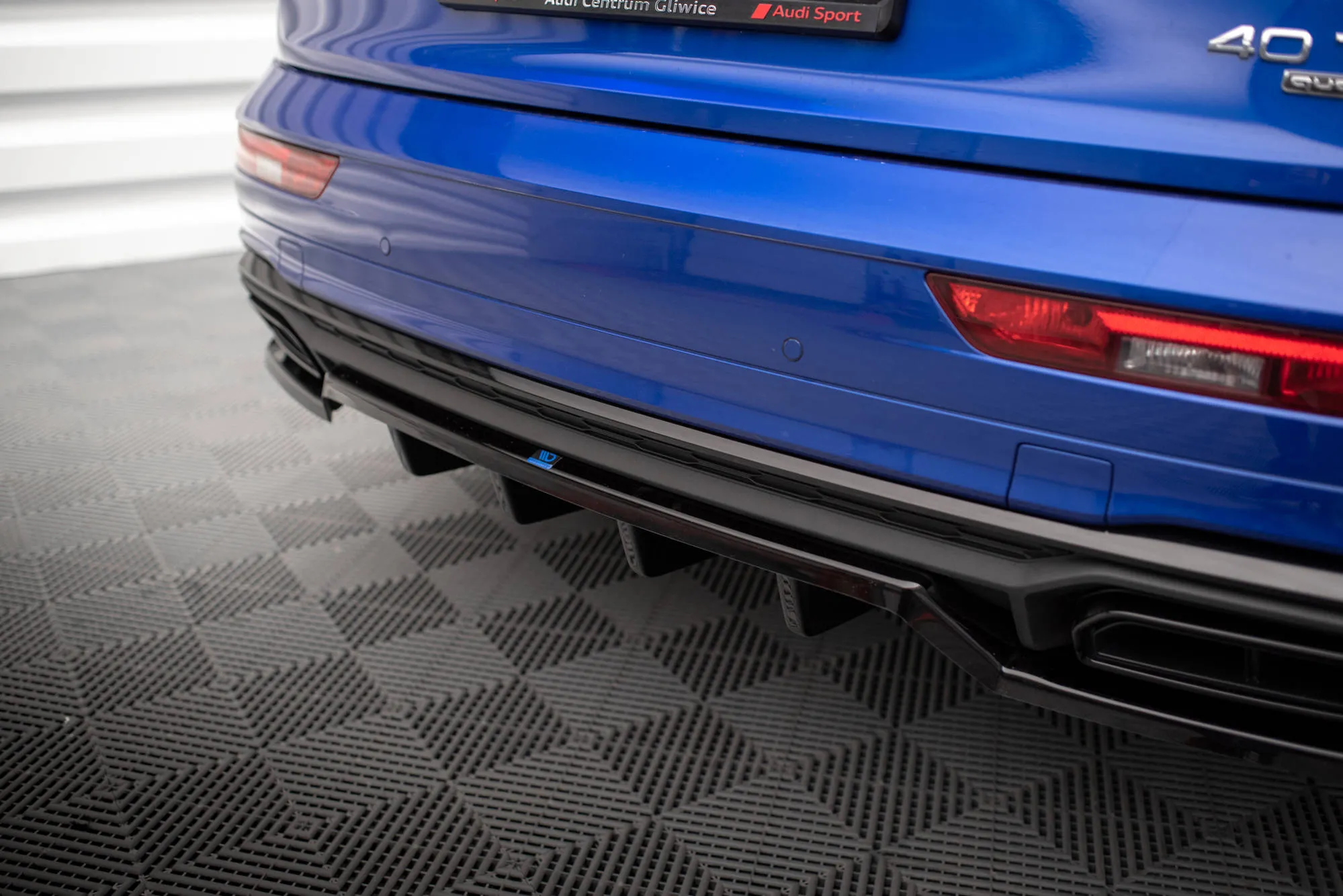 Baksplitter med vertikale ribber Audi Q5 II (FY) S Line Facelift 2020 - 2024| Glossy Black Edition – bilde 4