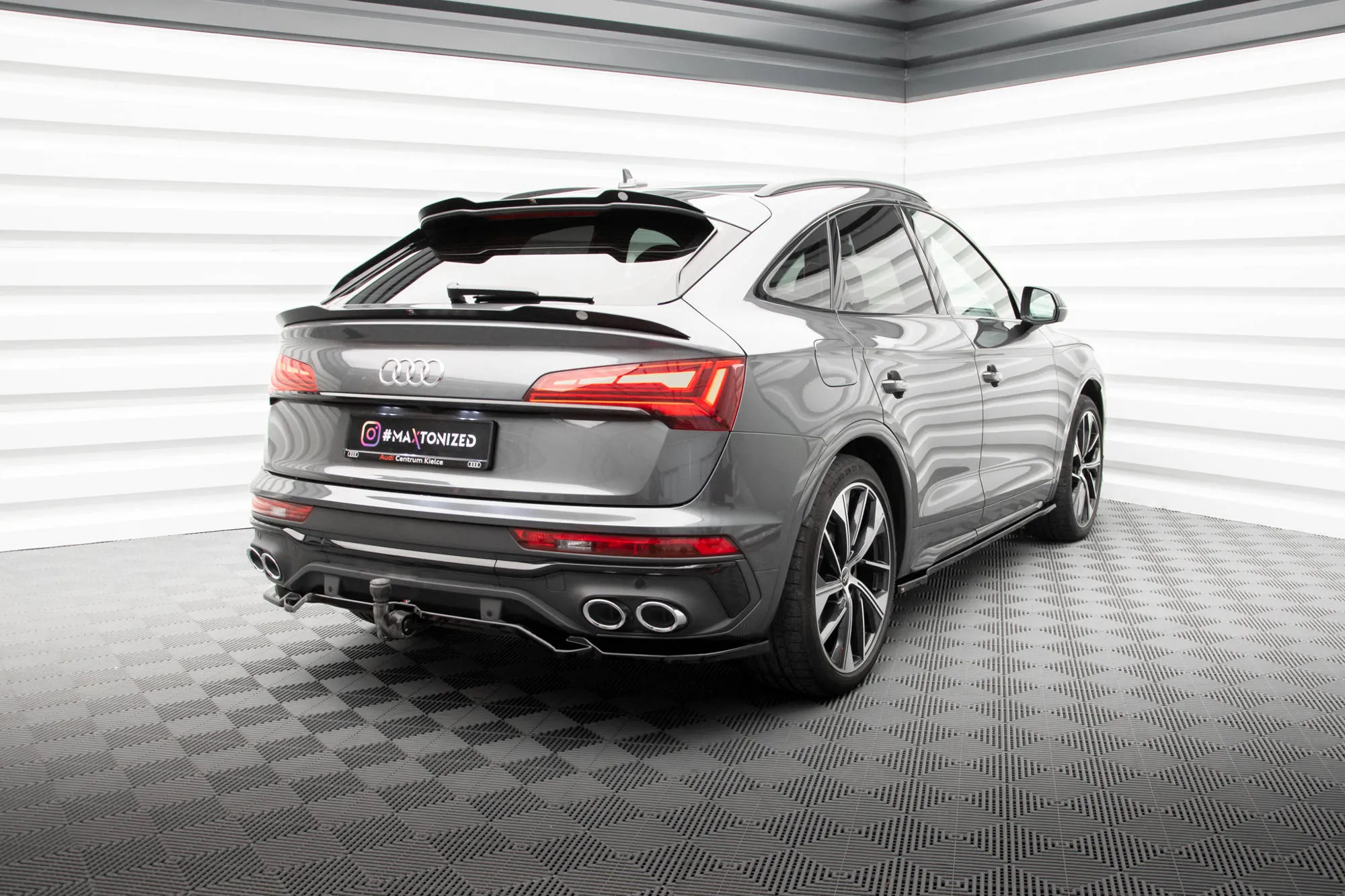 Baksplitter med vertikale ribber Audi Q5 S Mk2 Facelift 2020 - 2024 | Glossy Black Edition – bilde 4