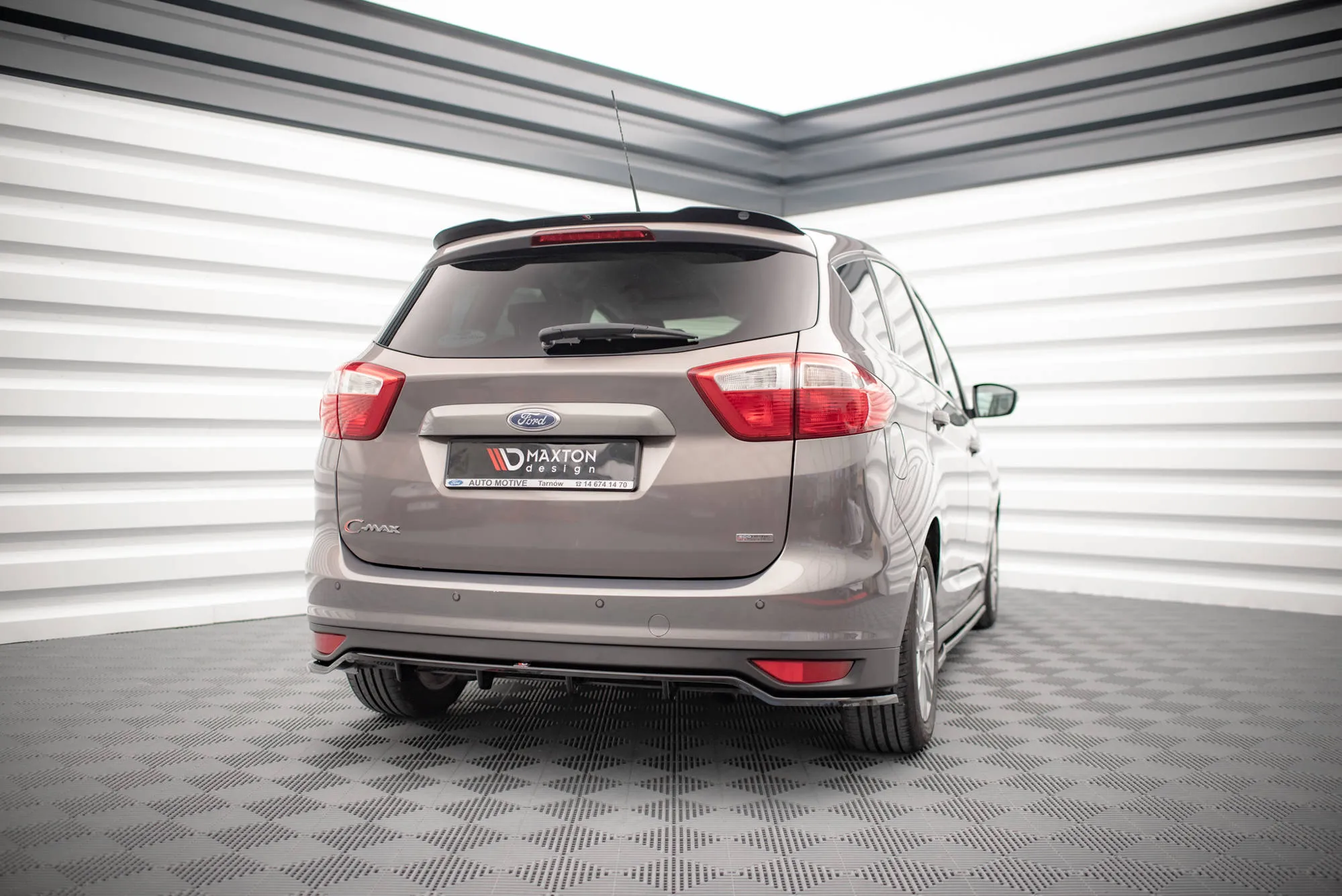 Baksplitter med vertikale ribber Ford C-Max II 2010-2014 | Glossy Black Edition – bilde 6