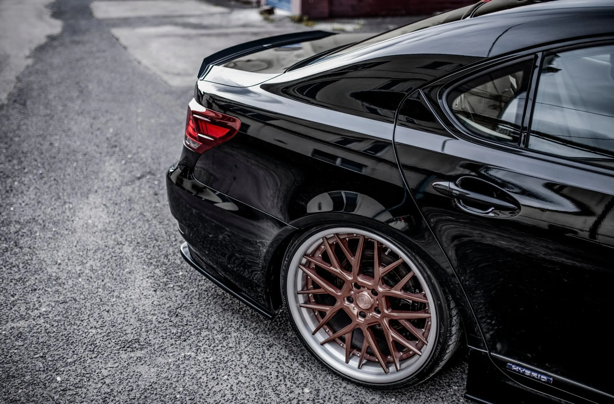 Baksplitter med vertikale ribber Lexus LS IV Facelift 2012 - 2017 | Glossy Black Edition – bilde 4