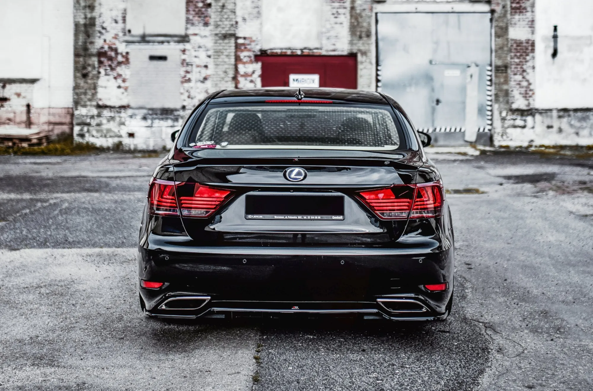 Baksplitter med vertikale ribber Lexus LS IV Facelift 2012 - 2017 | Glossy Black Edition – bilde 5