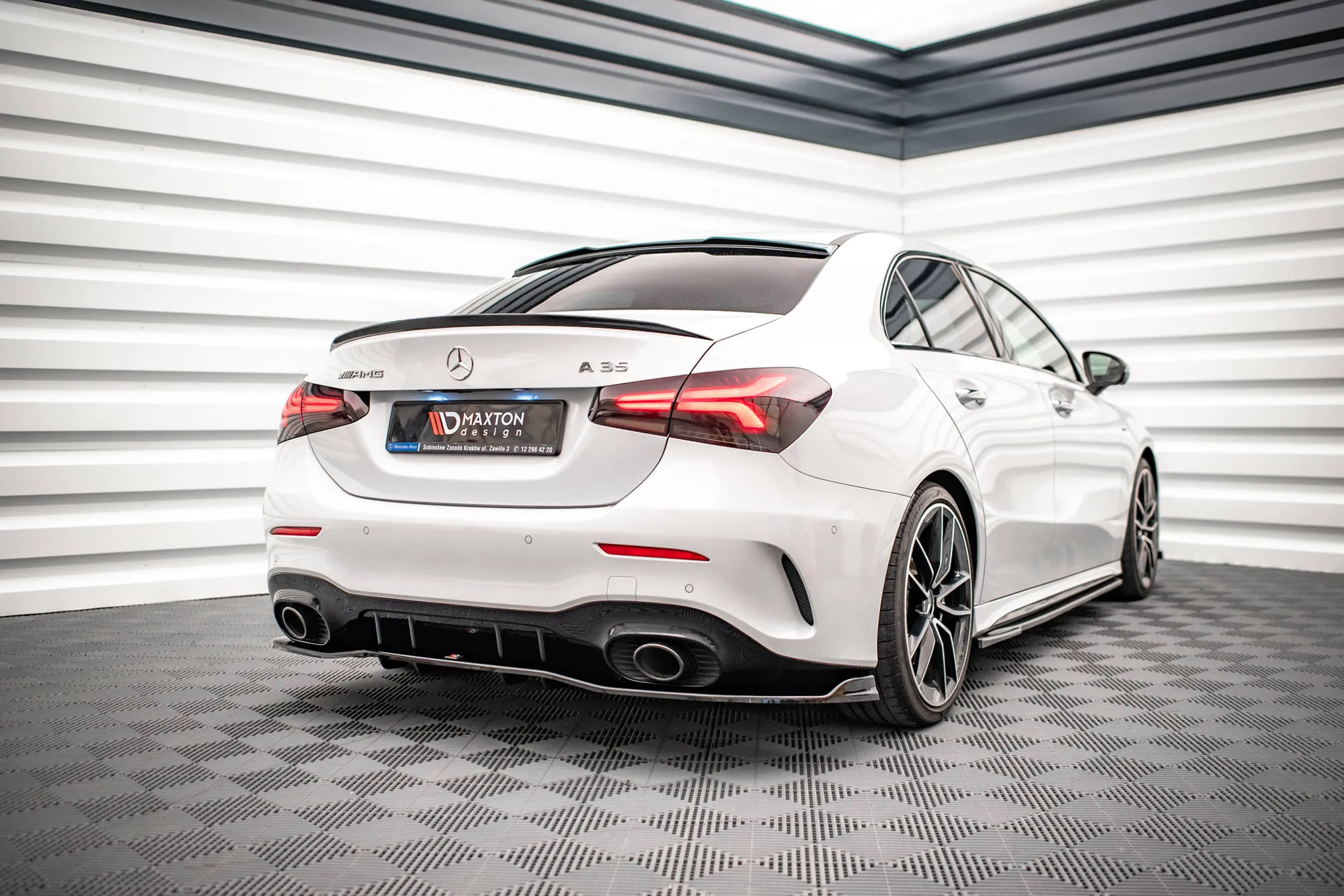 Baksplitter med vertikale ribber Mercedes-Benz A-Klasse (W177) 2018 - 2023 | Glossy Black Edition V2 – bilde 2