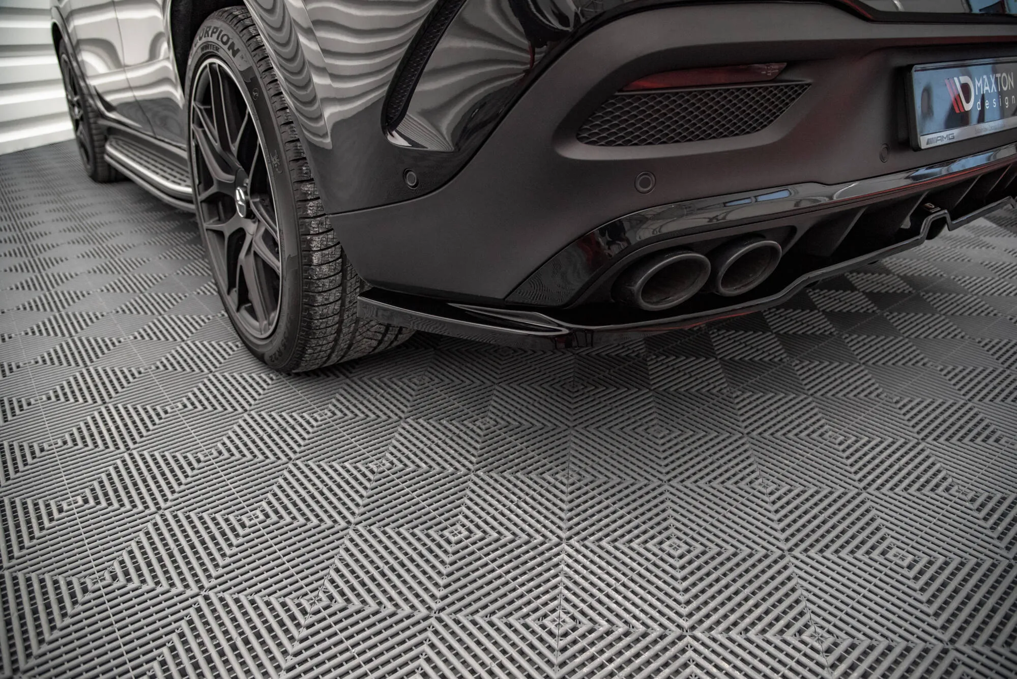 Baksplitter med vertikale ribber Mercedes-Benz Gle Coupe II (C167) AMG-Line / Mercedes-AMG Gle Coupe II (C167) 2019-> | Glossy Black Edition – bilde 2